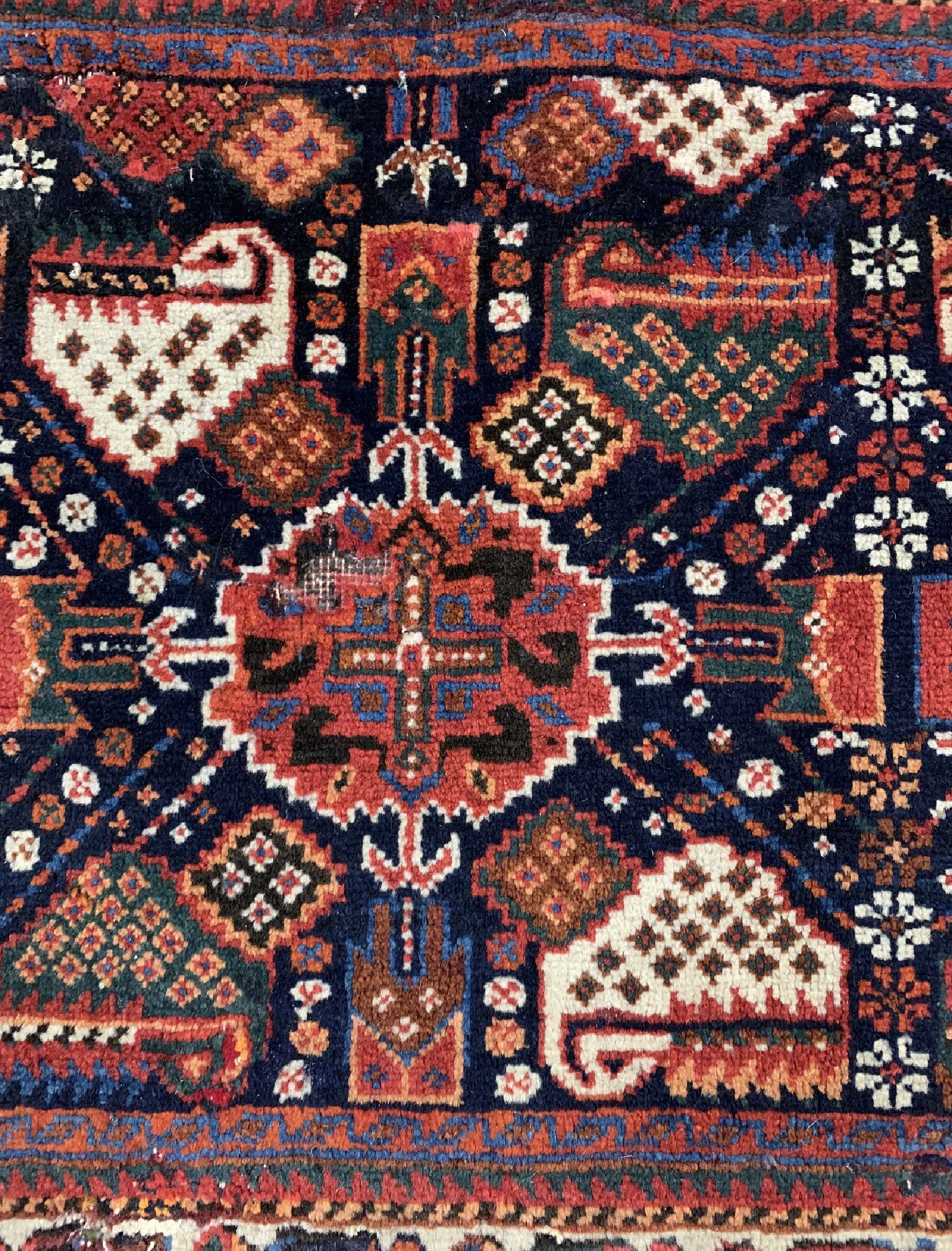 Detail a: 2 Antiker Taschenfront, Persien, um 1900, Wolle auf Wolle, ca. 87 x 60 cm & ca. 62 x 62 cm, EHZ: 4