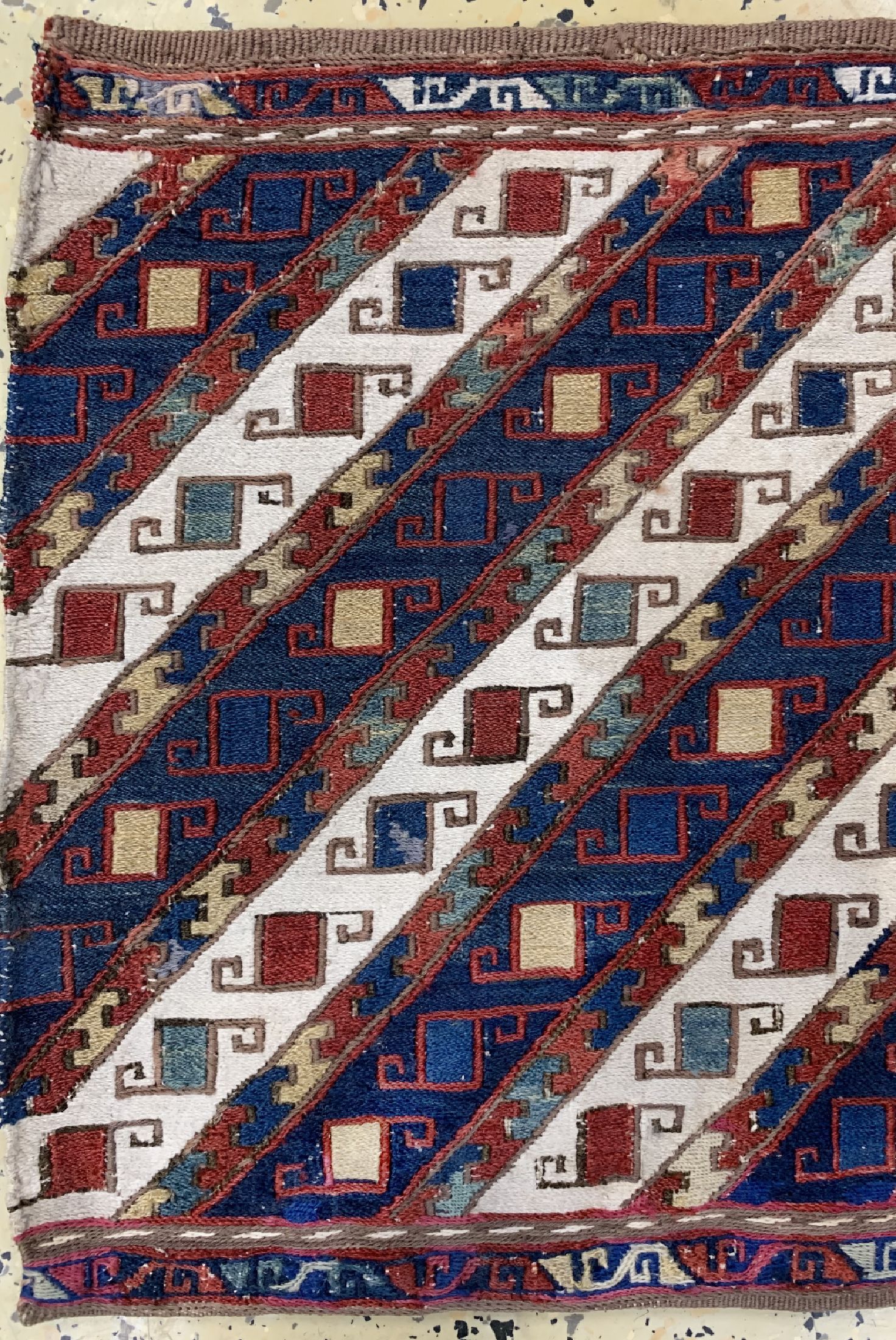 Detail c: Antikes Shahsawan Mafraschteil, Persien, um 1900, Wolle auf Wolle, ca. 95 x 40 cm, EHZ: 2-3