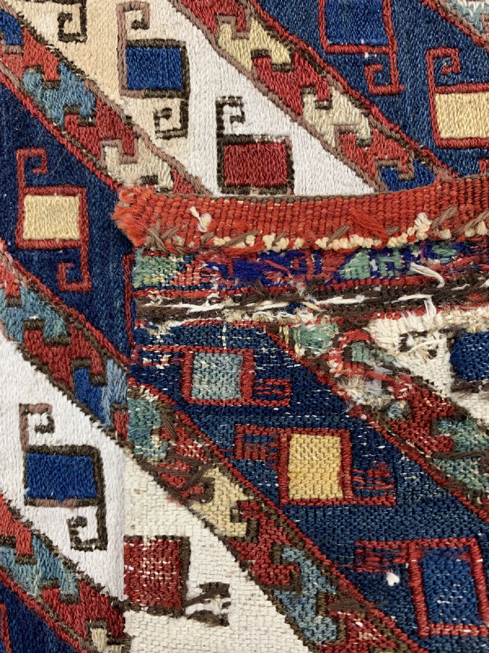 Detail e: Antikes Shahsawan Mafraschteil, Persien, um 1900, Wolle auf Wolle, ca. 95 x 40 cm, EHZ: 2-3