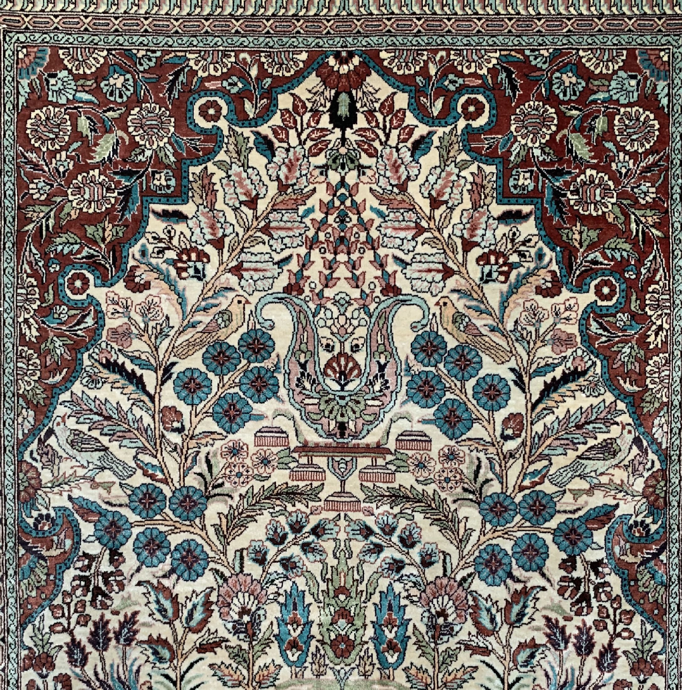 Detail d: Hereke Seide fein, China, ca. 40 Jahre, reine Naturseide, ca. 155 x 95 cm, ca. 1,0 Mio. Kn/qm, EHZ: 2