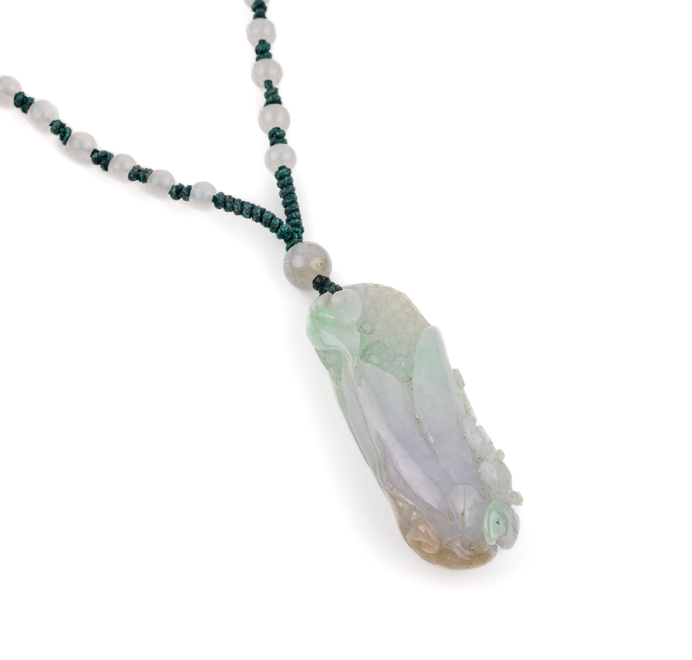 Handschmeichler aus Jade, geschnitten, ge- schliffen und poliert, reiche Glückssymbolik, L. ca. 5 cm