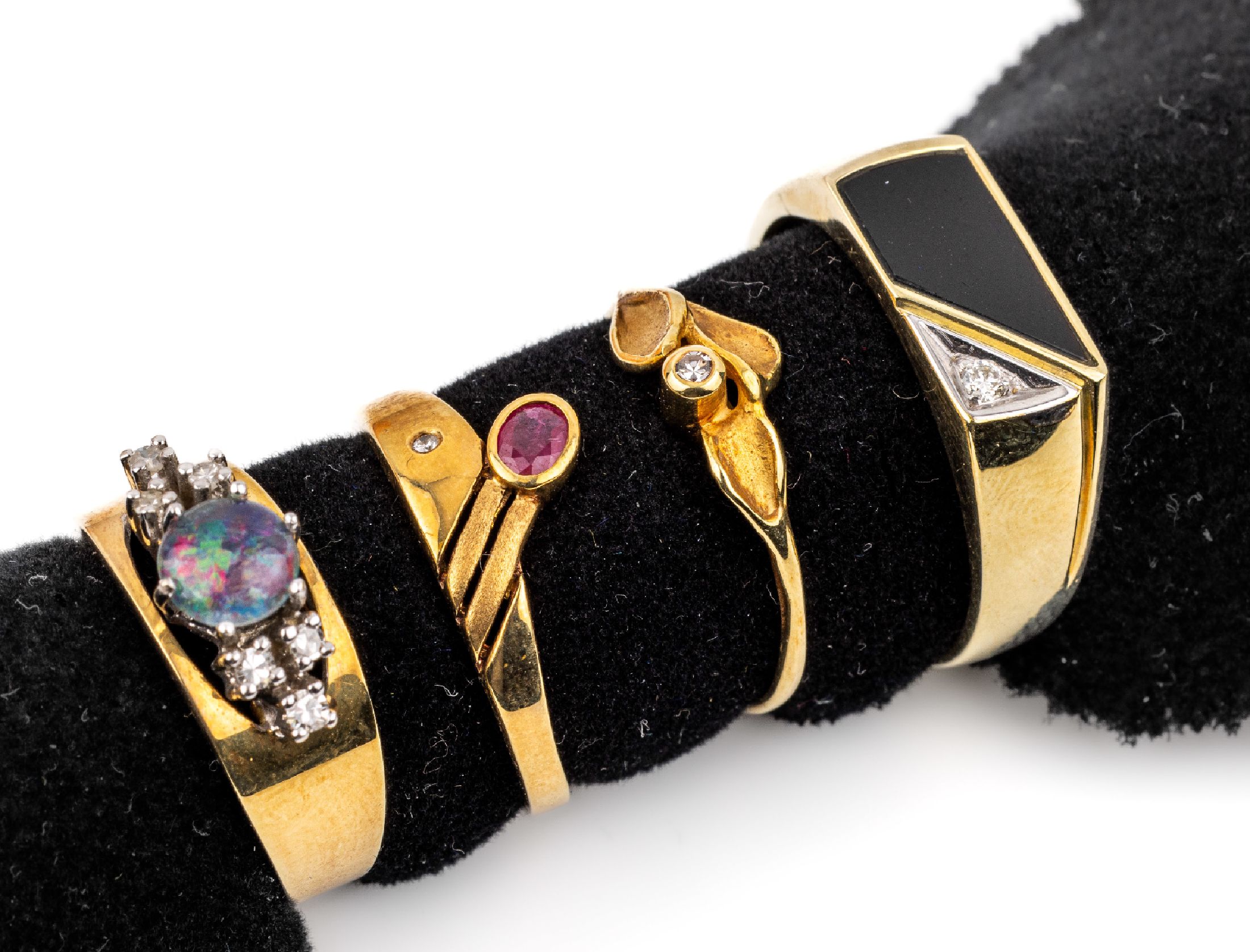 Konvolut 4 14 kt Gold Ringe, GG 585/000, Farbstein- und Diamantbesatz, total ca. 14.5 g, RW 64/54/55