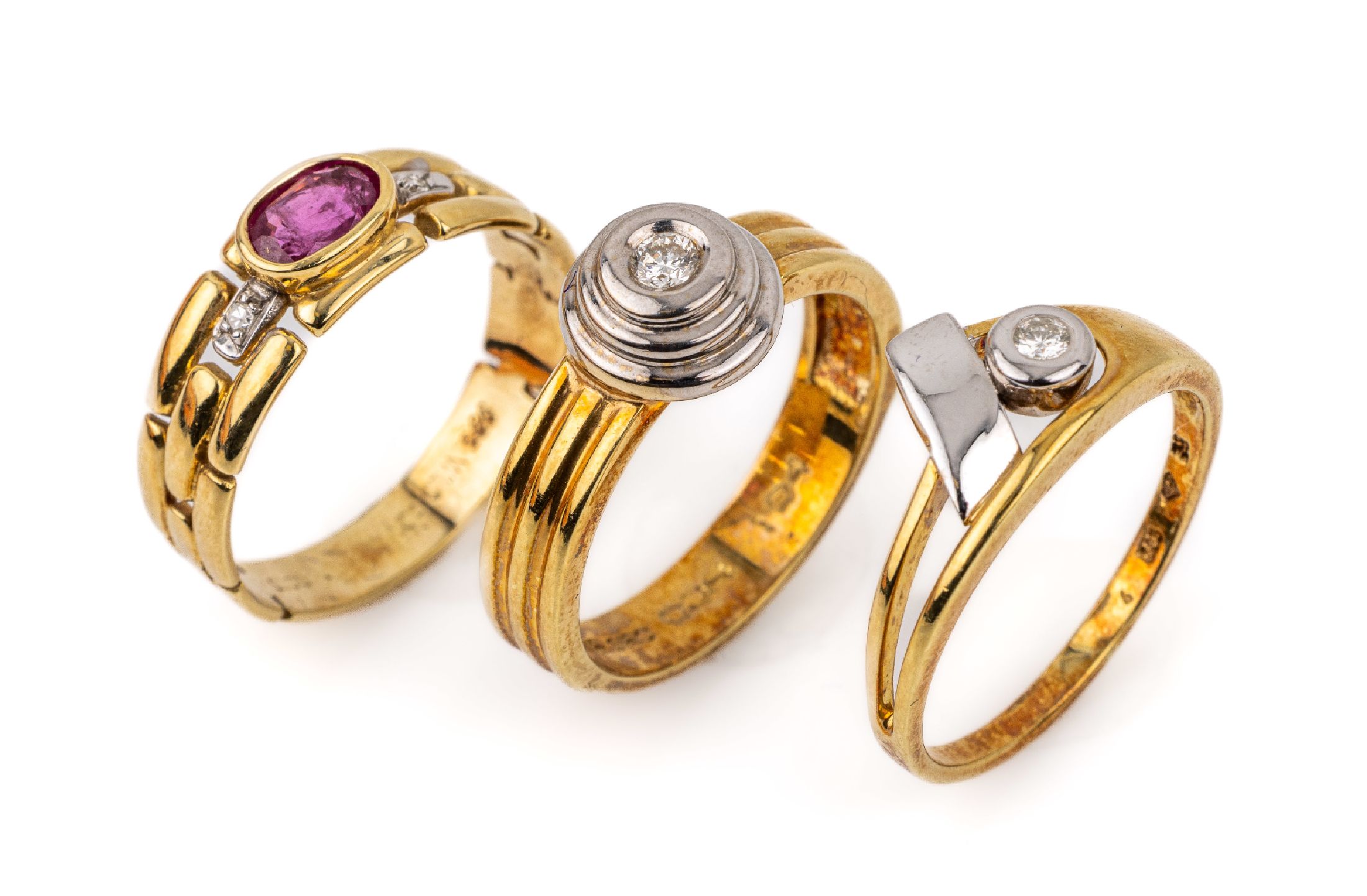 Konvolut 3 14 kt Gold Ringe, GG/WG 585/000, 1 x 1 Brillant ca. 0.09 ct Weiß/si, RW 53; 1 x 1 Brillant ca. 0.08 ct Weiß/si, RW 54; 1 x 1 ...