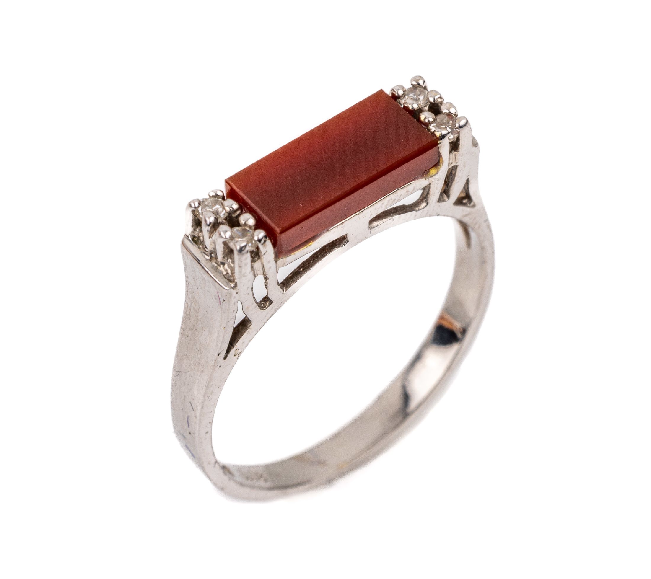 14 kt Gold Karneol Diamant Ring, WG 585/000, 4 8/8-Diam. zus. ca. 0.08 ct Weiß/si, Karneolplatte, total ca. 2.8 g, RW 55