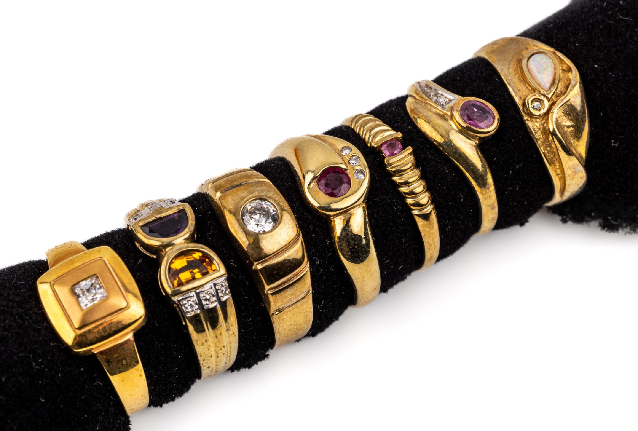 Konvolut 7 8 kt Gold Ringe: GG 333/000, Farbstein- und Straßbesatz, ca. 17.6 g, RW 54/55/56/58