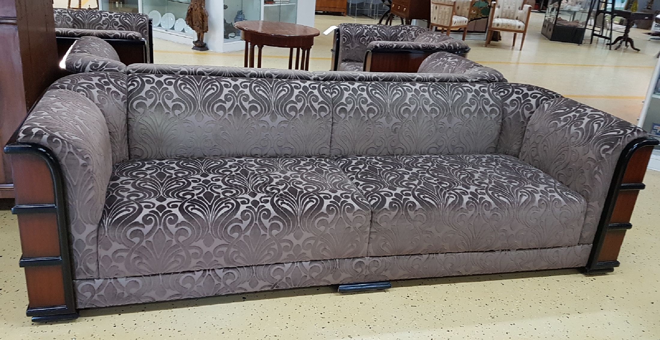 Detail a: Dreisitzersofa "Chicago", im Art-Deco-Stil, Jansen Furniture, Niederlande, nach 1981, Mahagony, violettgraue Samtbezüge, ca. 71 x 253 x 93 ...