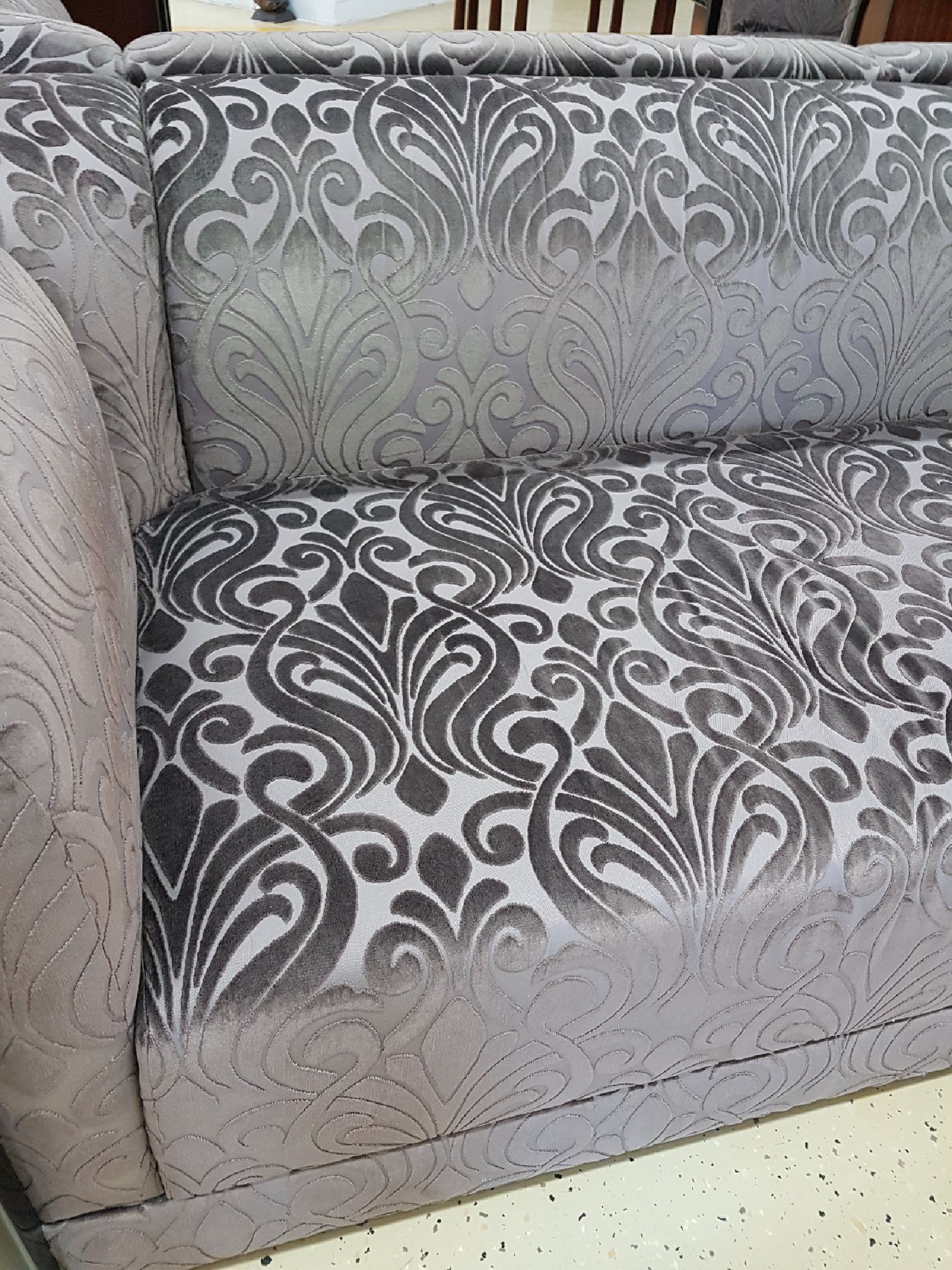 Detail c: Dreisitzersofa "Chicago", im Art-Deco-Stil, Jansen Furniture, Niederlande, nach 1981, Mahagony, violettgraue Samtbezüge, ca. 71 x 253 x 93 ...