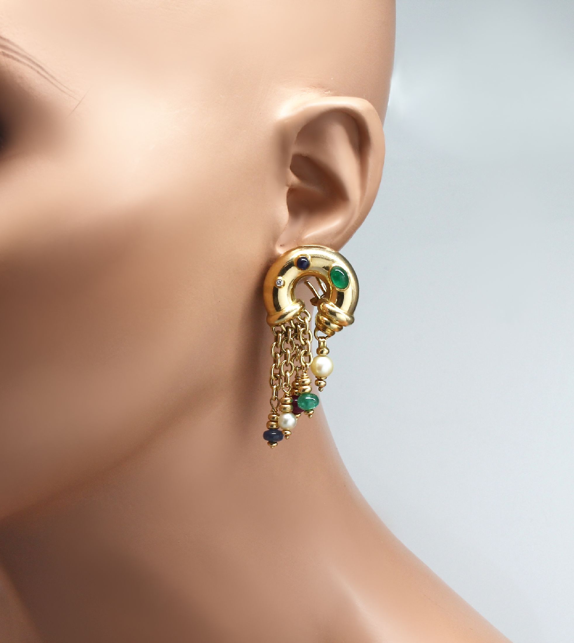 Detail b: 18 kt Gold Farbstein-Zuchtperl-Ohrstecker, GG 750/000, Abhängung an Kettengliedern mit Zuchtperlen, Rubin-, Saphir-, Smaragdkugel, kl. Diamant, ...