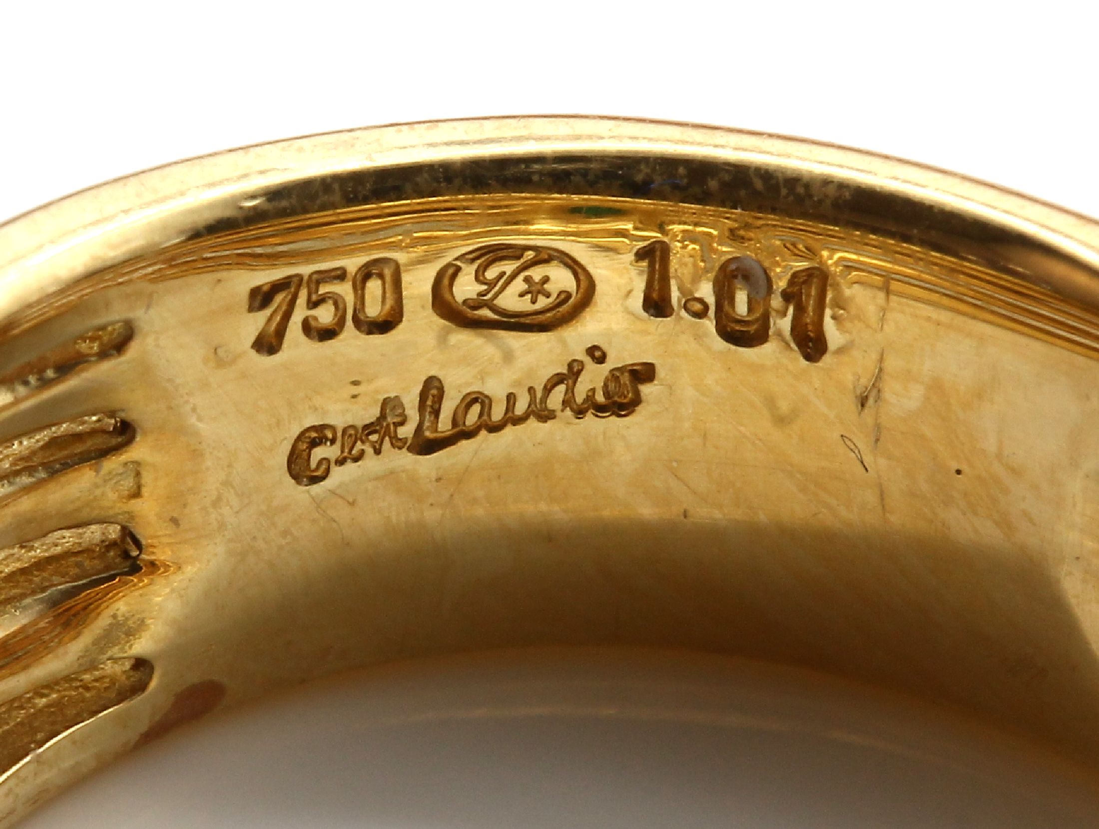 Detail b: 18 kt Gold Smaragd Ring C'est LAUDIER, GG 750/000 in WG gefasstes, rundes Smaragd- Cabochon ca. 1.01 ct (grav.), total ca. 10.3 g, RW 51/52
