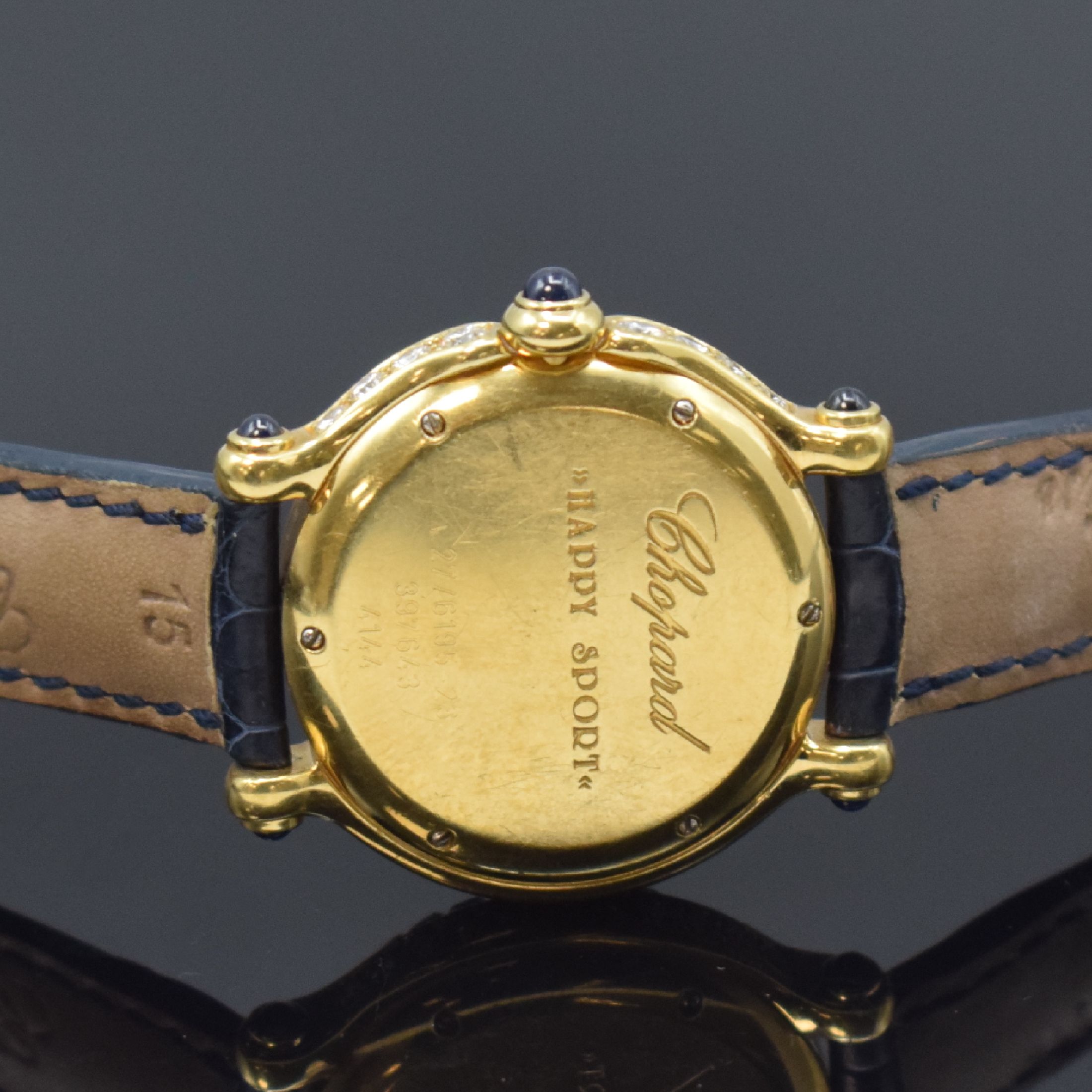 Detail e: CHOPARD Happy Sport Damenarmbanduhr in GG 750/000 Referenz 27/6195-23 mit Brillanten und Saphiren, Schweiz um 2000, quarz, 3-teil. Gehäuse, Boden ...