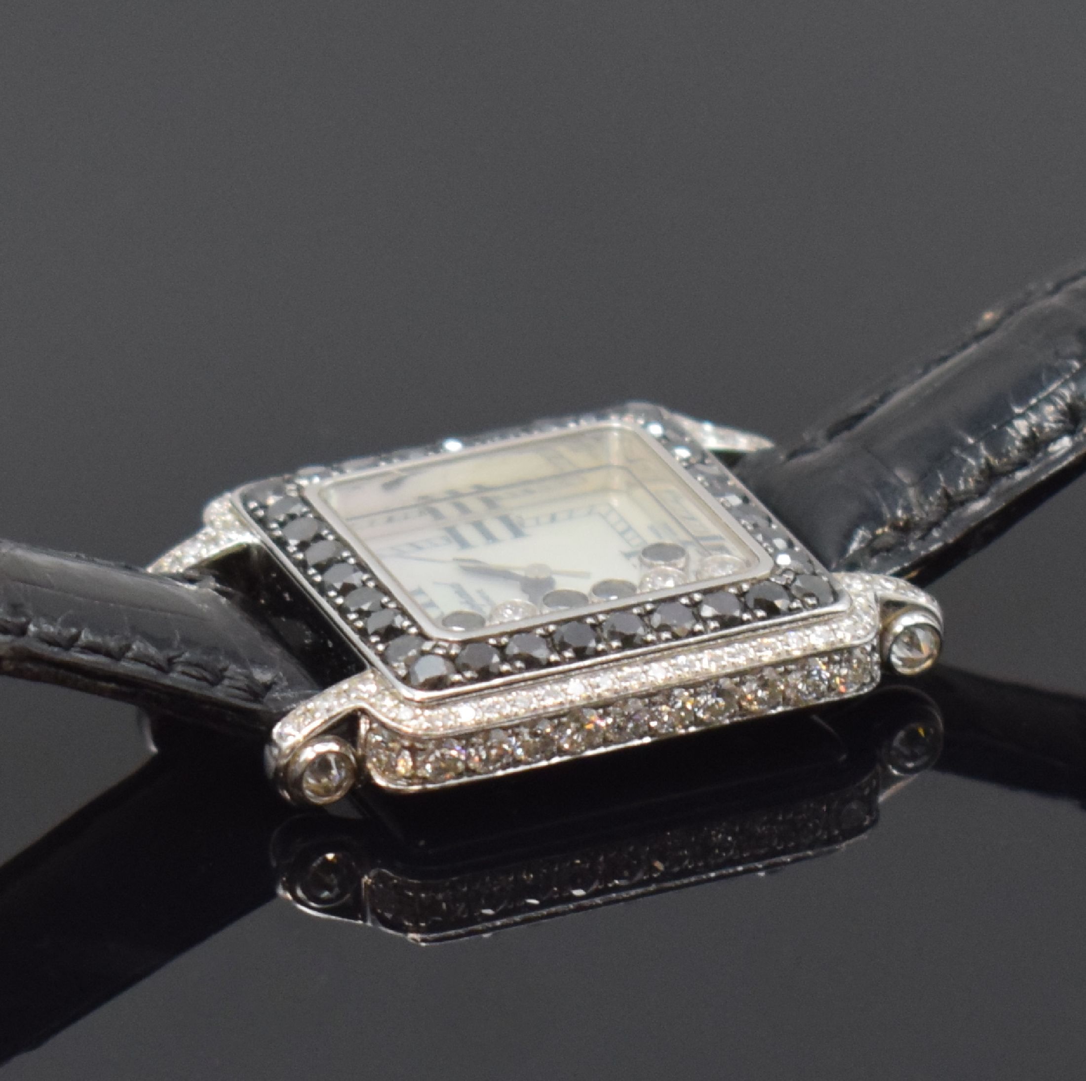 Detail e: CHOPARD Happy Sport Damenarmbanduhr in WG 750/000 Referenz 27/6730-50 mit Diamanten, Schweiz um 2000, quarz, 3-teil. Gehäuse, Boden 6-fach verschr., ...