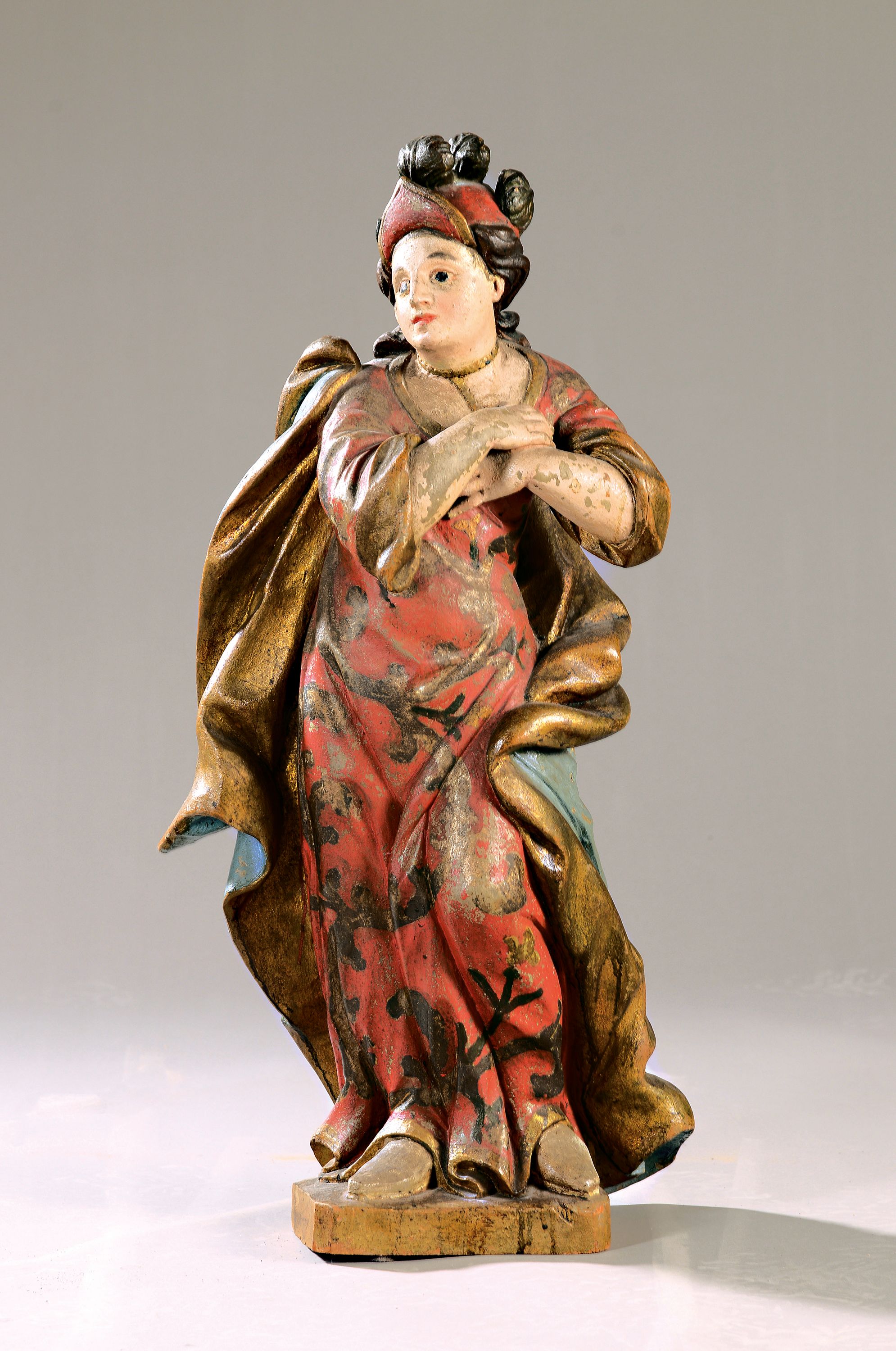 Heiligenfigur, süddeutsch, um 1800, Lindenholz geschnitzt und mehrfarbig gefaßt, Alterssp., H. ca. 80cm, dynamische Darstellung des sich bewegenden ...