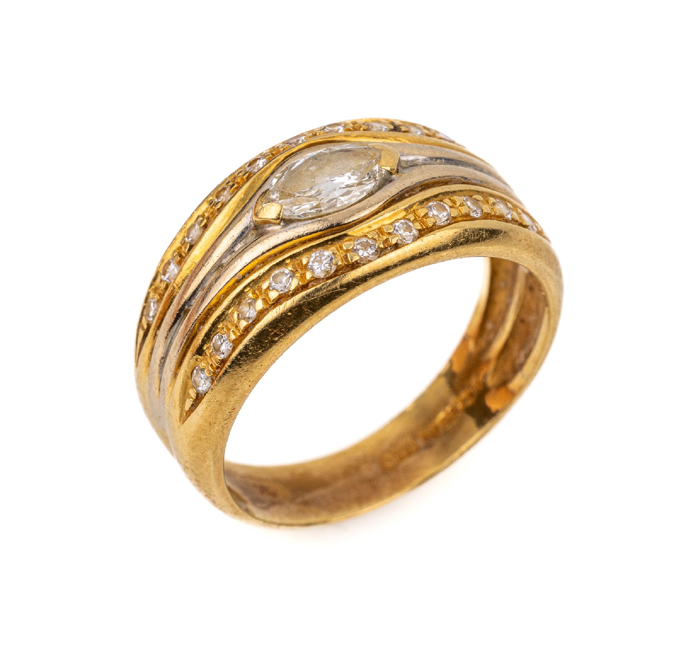 18 kt Gold Diamant-Ring, GG/WG 750/000, mittig Diamantnavette ca. 0.34 ct Weiß/si, umgeben von 22 Diamanten zus. ca. 0.20 ct Weiß/si, RW 55, ca. ...