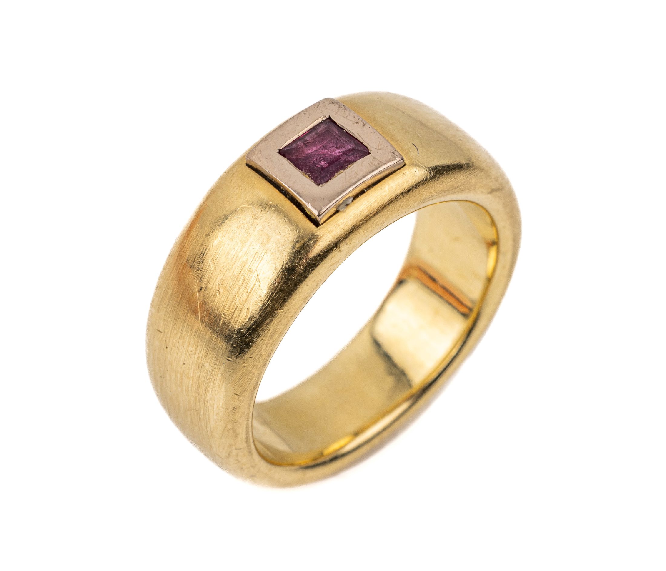 14 kt Gold Rubin-Ring, GG/WG 585/000, ein Rubincarree in WG gefasst ca. 0.12 ct, RW 59, ca. 17.5 g