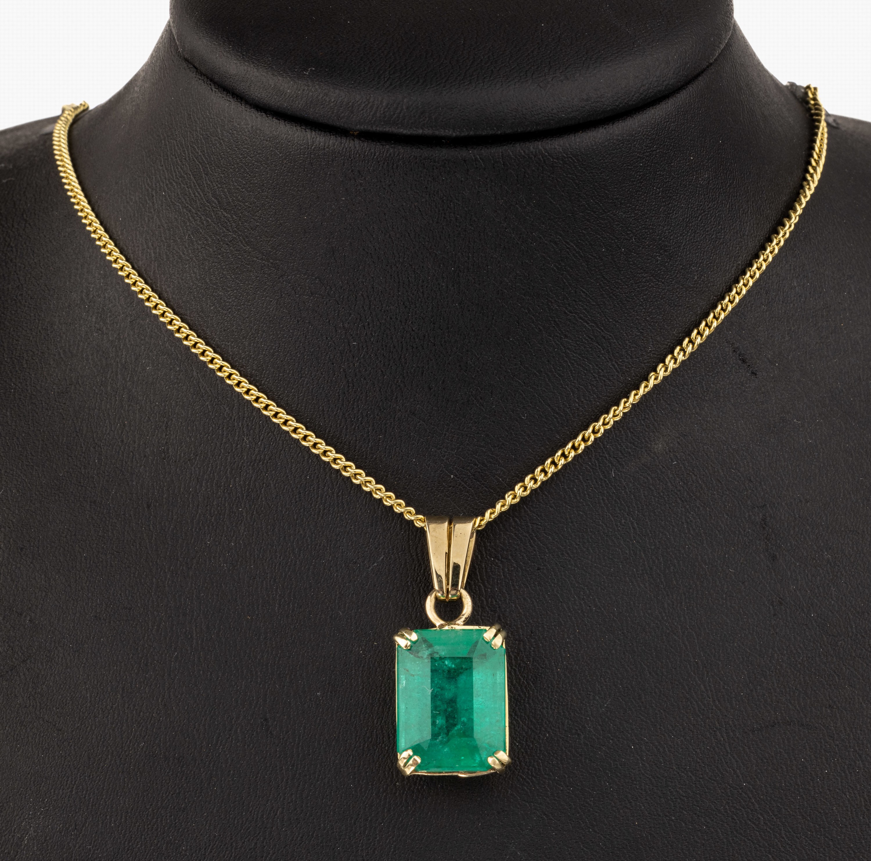 Detail a: 14 kt Gold Smaragd-Anhänger, GG 585/000, mit Kette GG 585/000, 1 Smaragd-Achteck ca. 12.70 ct, ca. 12.5 g, L. ca. 38 cm