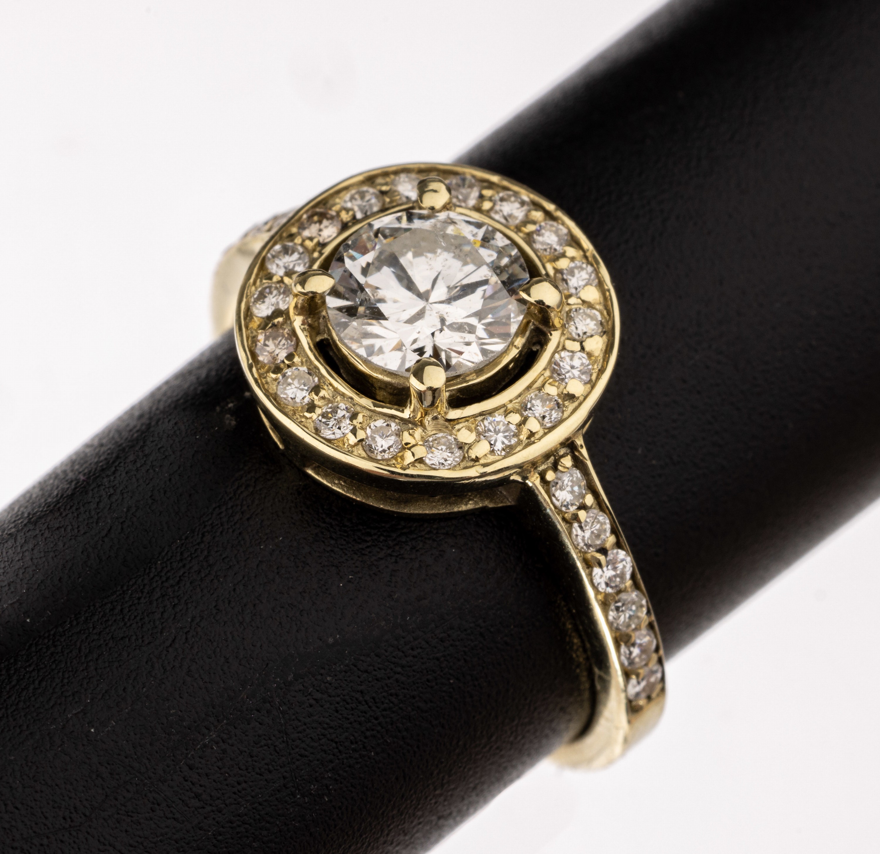 14 kt Gold Brillant-Ring, GG 585/000, 1 Brillant ca. 1.00 ct Weiß/p1, 30 Brillanten zus. ca. 0.34 ct Weiß/si-p1, ca. 3.3 g, RW 55