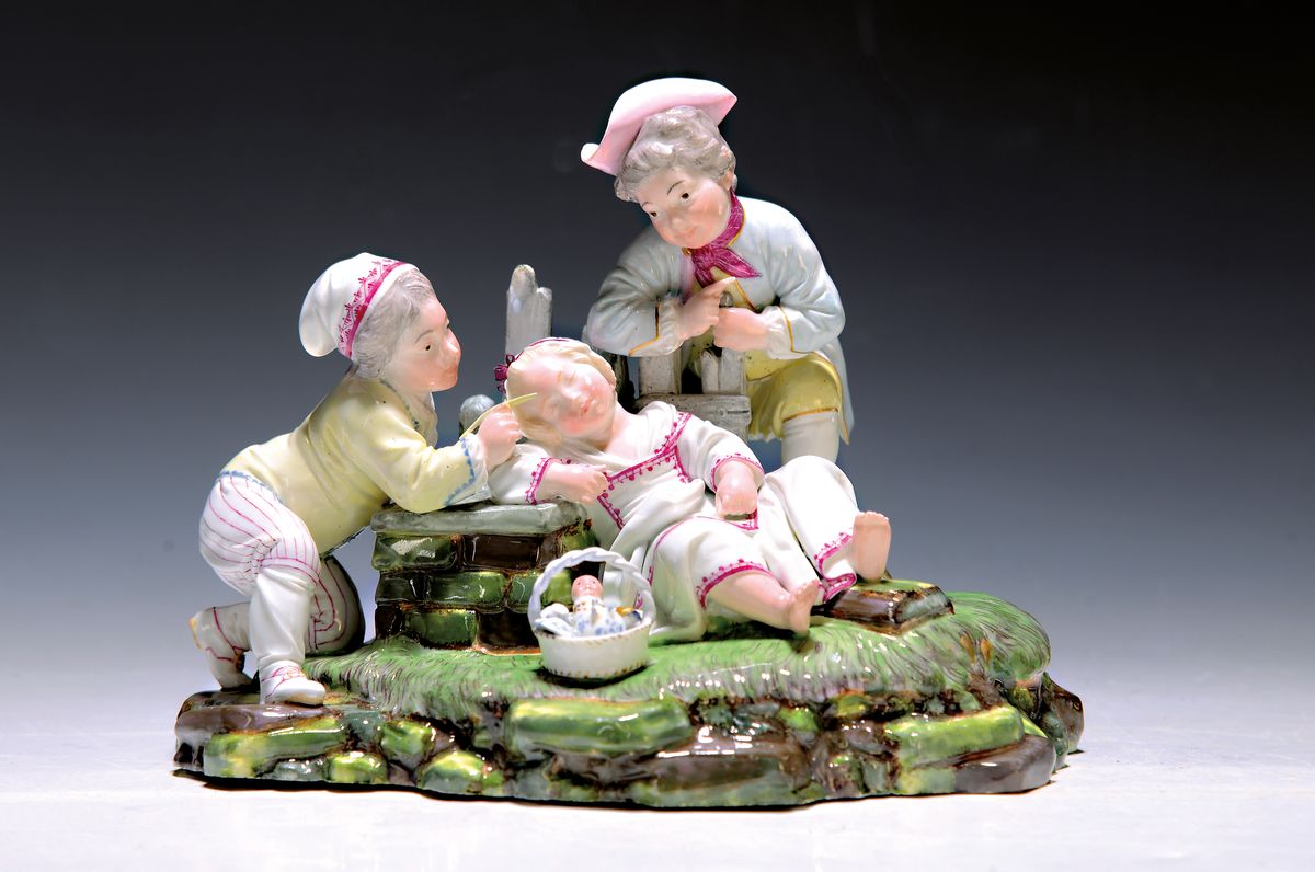 Porzellangruppe, Höchst, 18. Jh., "Der gestörte Schlummer", Entwurf von, J.P. Melchior, schlafendes Mädchen wird von zwei Knaben ...