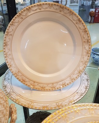 26697676a - 8 serving pieces Kurland, 20th century, No. 19, porcelain, gold decoration, lidded tureen W. 24 cm, vegetable bowl, 2 plates D. 29 cm, 2 plates 26 cm, 2 plates 19.5 cm