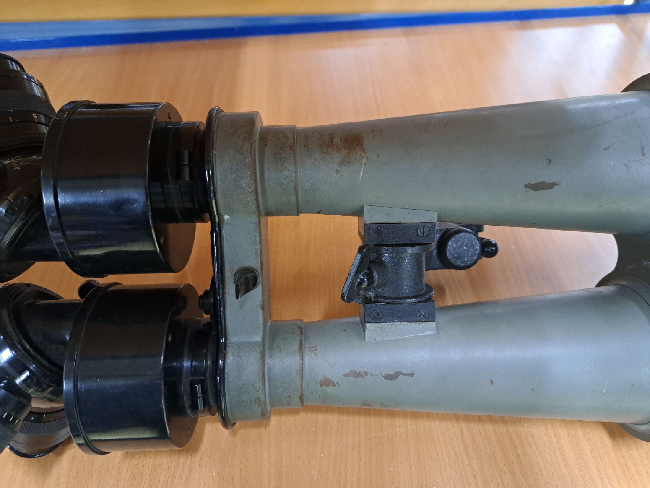 Detail h: Doppelfernglas, Zeiss Jena, Asembi 12x20x40, Marineversion, Seriennummer 8271, um 1915, Okularrevolver, mit 12-, 20- und 40-facher Vergrößerung, ...
