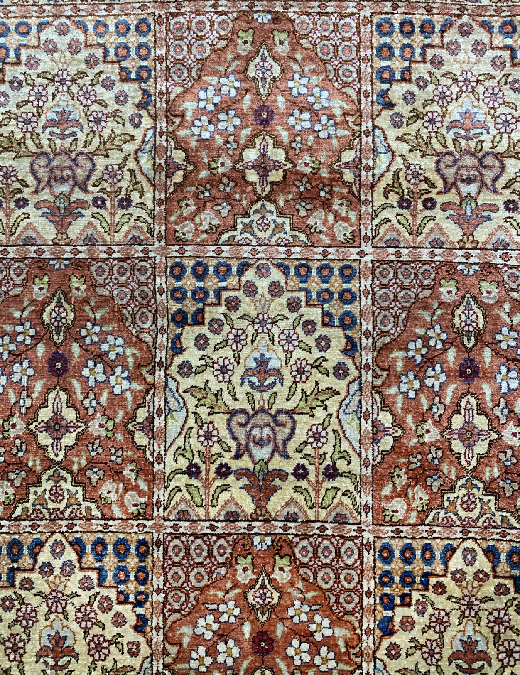 Detail c: Seiden Kayseri alt, Türkei, um 1950, reine Naturseide, ca. 150 x 100 cm, EHZ: 2
