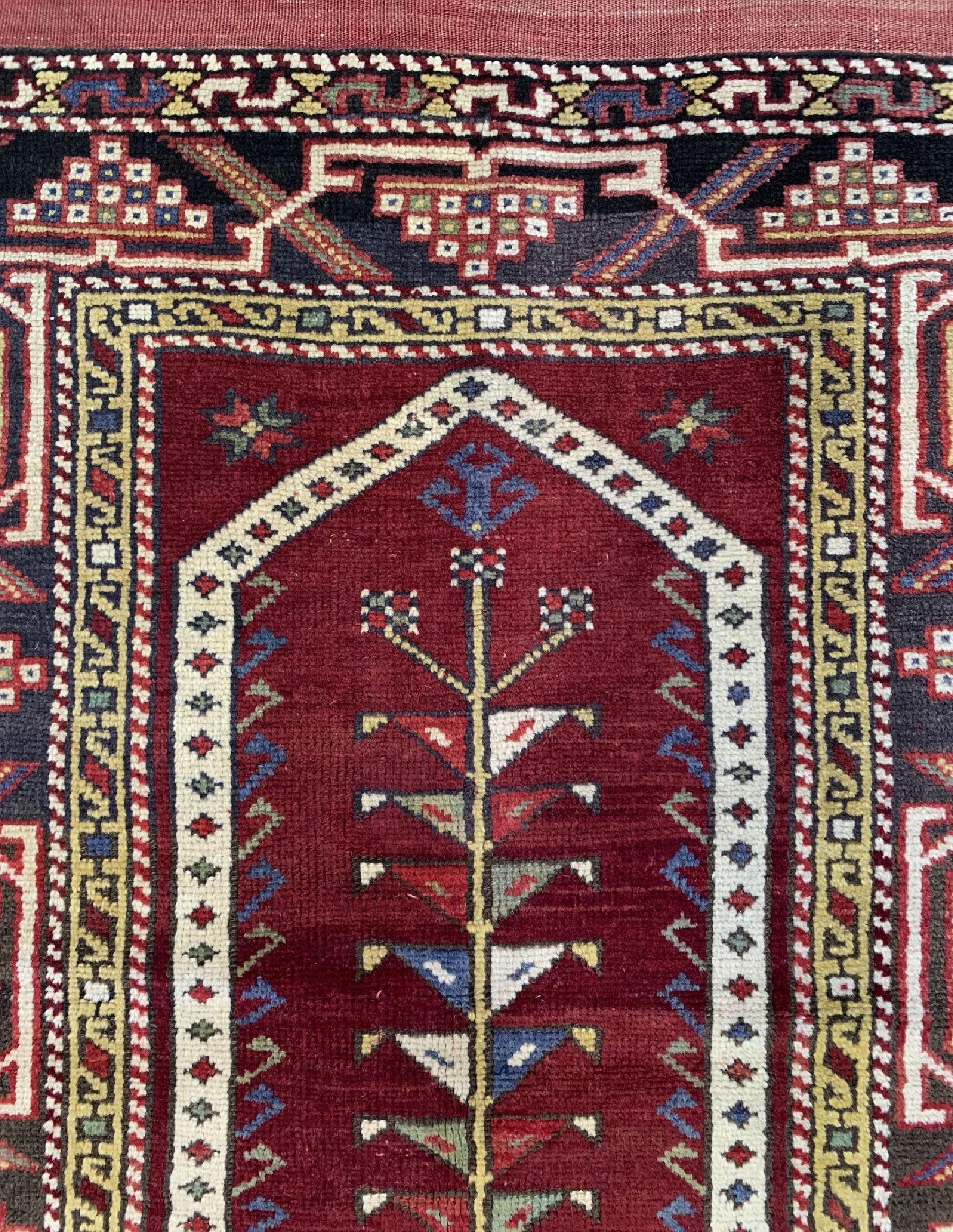 Detail c: Bergama alt, Türkei, um 1950, Wolle auf Wolle, ca. 140 x 100 cm, EHZ: 2