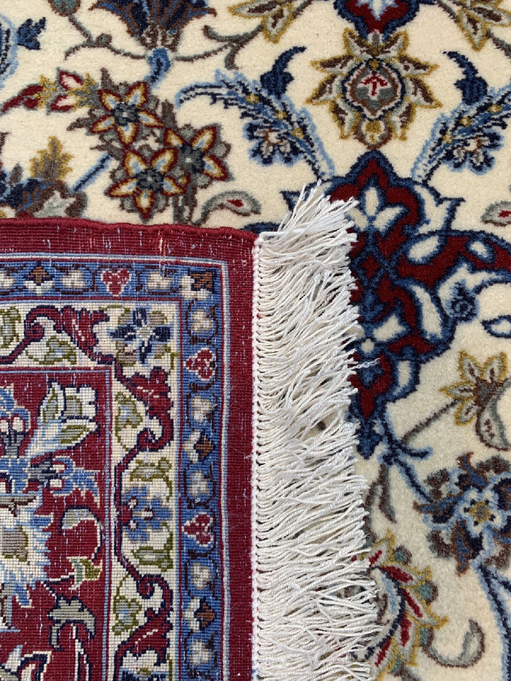Detail d: Esfahan fein, Persien, ca. 60 Jahre, Korkwolle auf Seide, ca. 162 x 115 cm, ca. 1,0Mio. Kn/qm, EHZ: 2