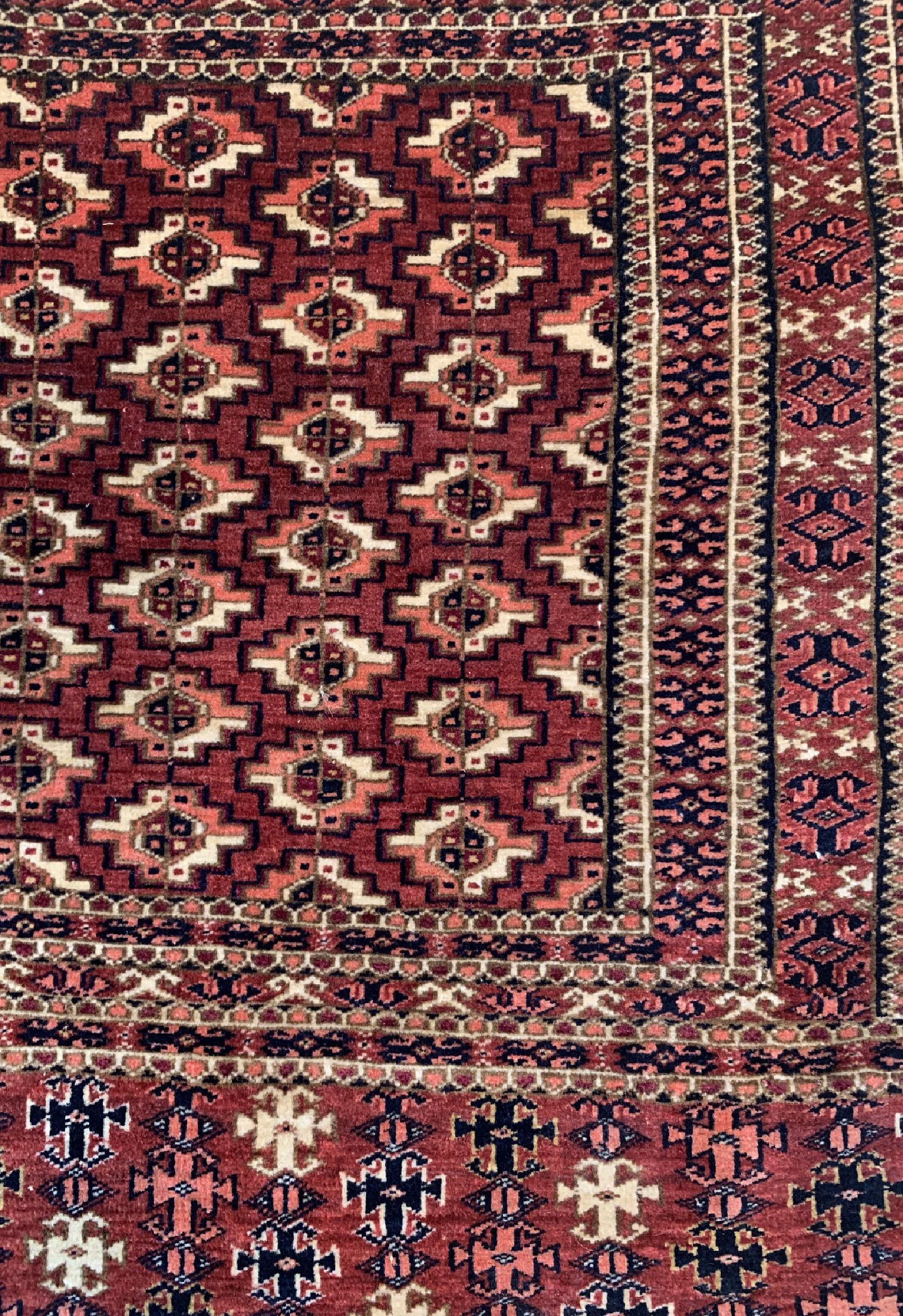 Detail a: Antiker Tekke Tschowal, Turkmenistan, um 1900, Wolle auf Wolle, ca. 114 x 70 cm, EHZ: 2, (Fachkundig Restauriert)