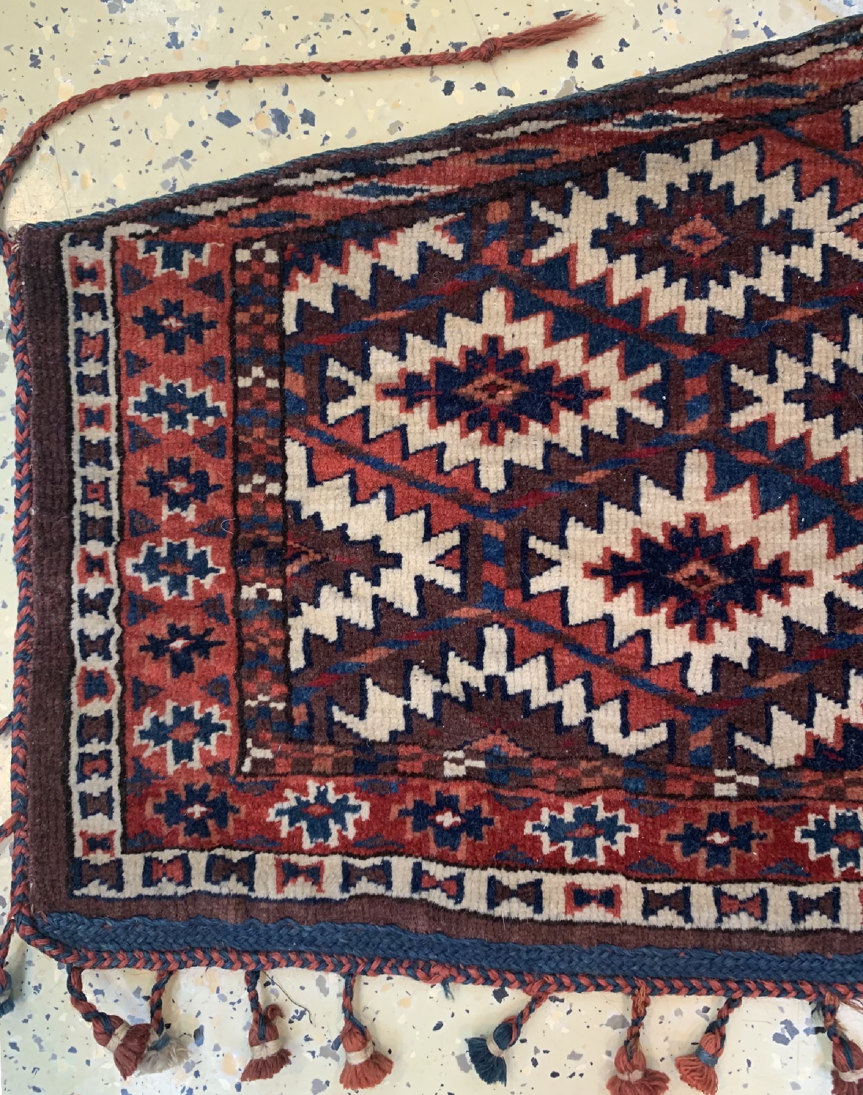 Detail b: Antiker Asmalyk, Turkmenistan, um 1900, Wolle auf Wolle, ca. 76 x 42 cm, EHZ: 2
