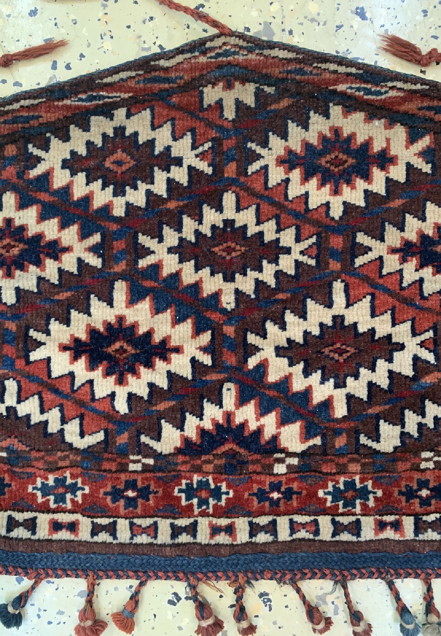 Detail c: Antiker Asmalyk, Turkmenistan, um 1900, Wolle auf Wolle, ca. 76 x 42 cm, EHZ: 2