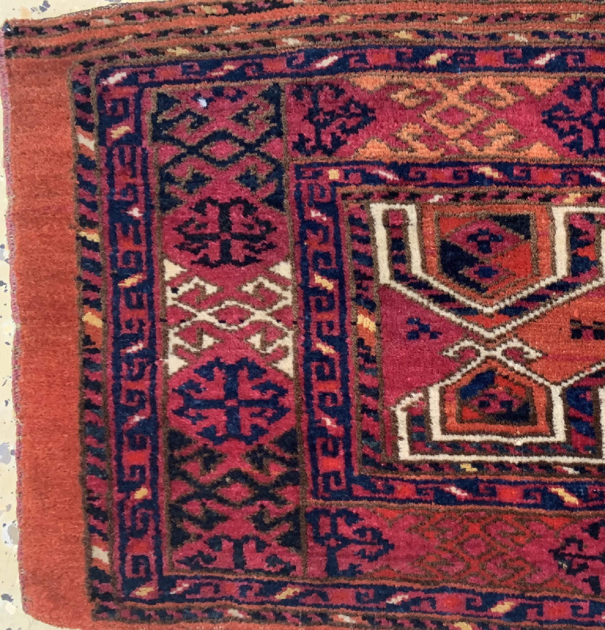 Detail b: Antiker Torba, Turkmenistan, um 1900, Wolleauf Wolle, ca. 127 x 33 cm, EHZ: 2