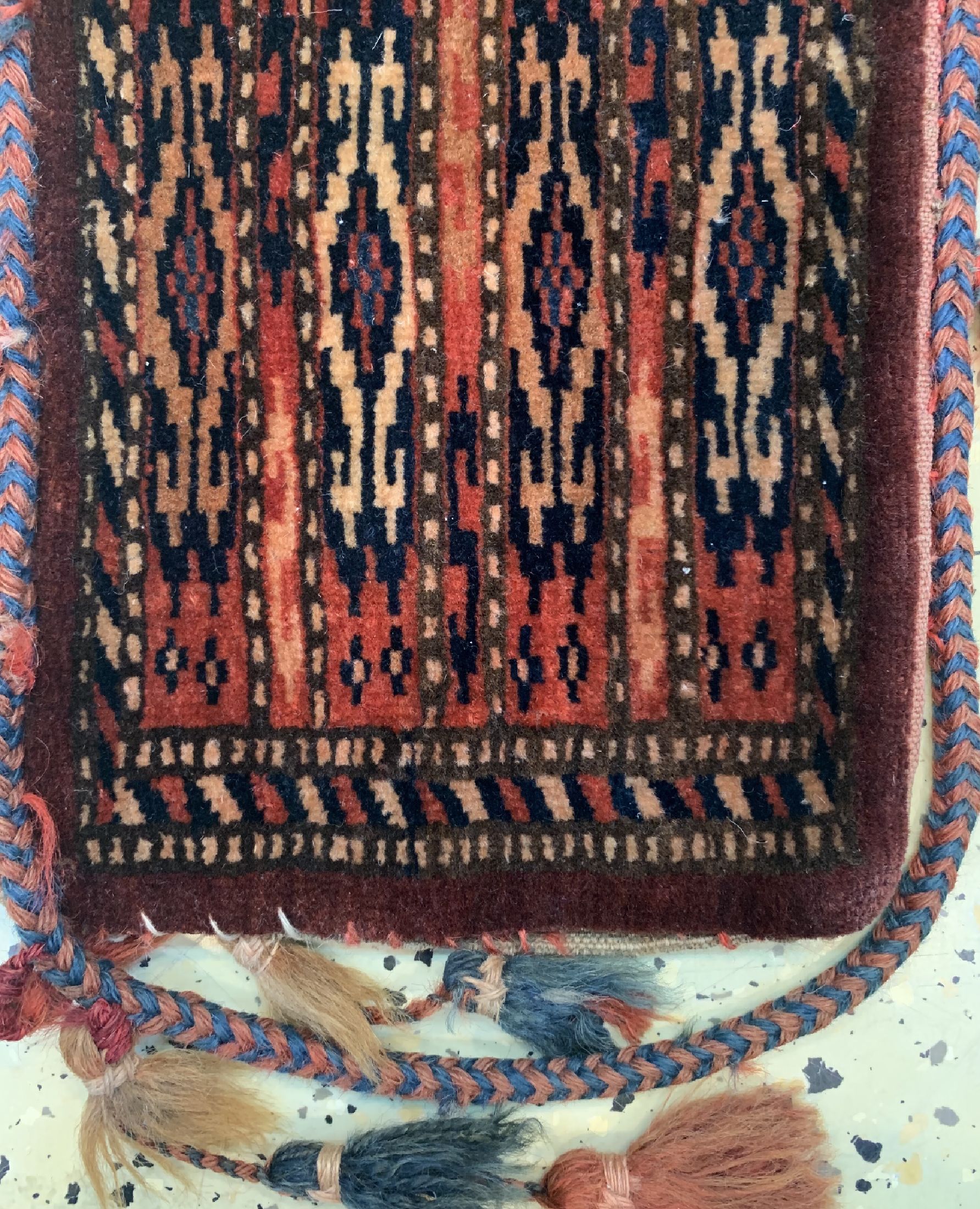 Detail b: Antike Pfeiltasche, Turkmenistan, um 1900, Wolle auf Wolle, ca. 48 x 24 cm, EHZ: 2