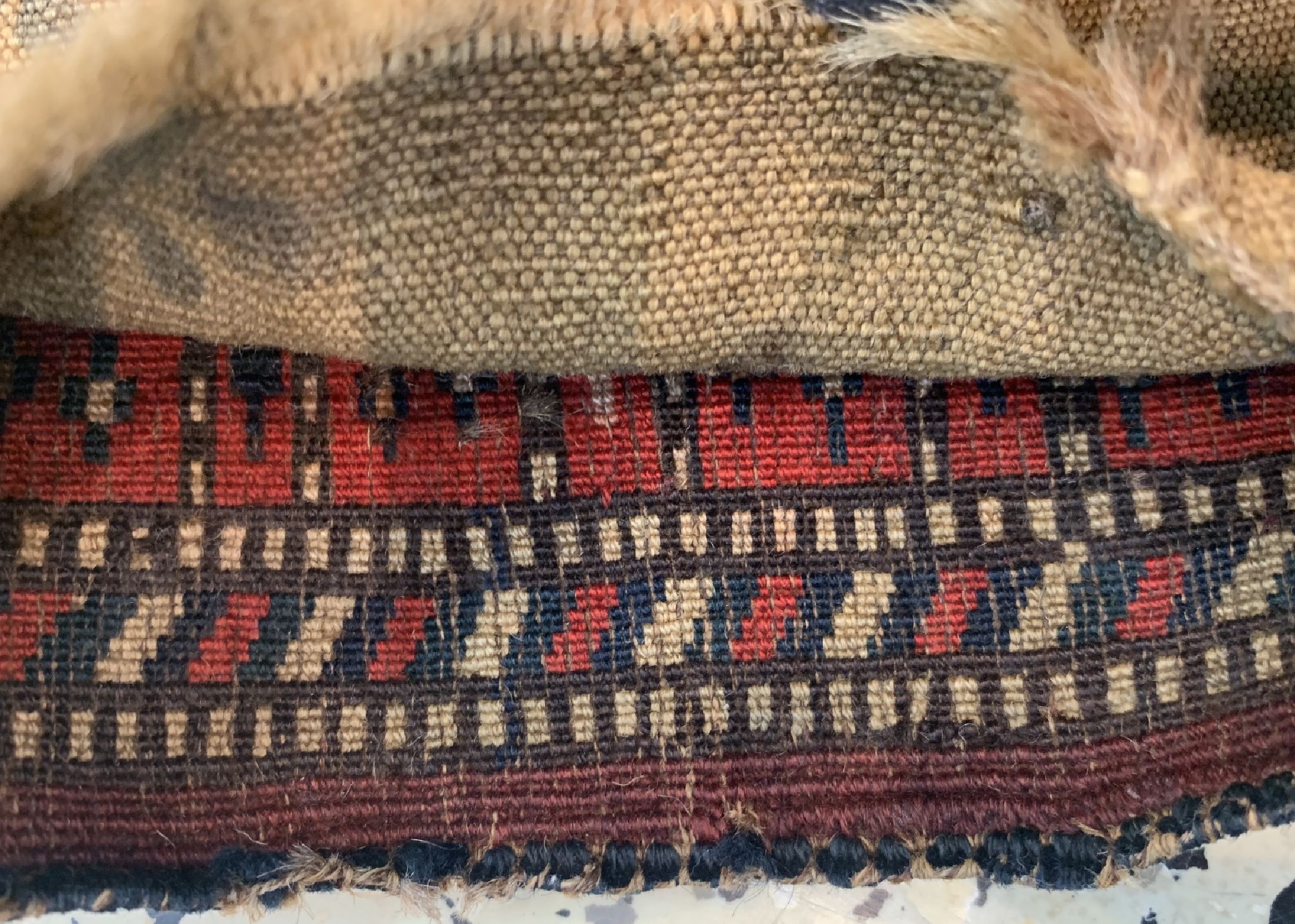 Detail d: Antike Pfeiltasche, Turkmenistan, um 1900, Wolle auf Wolle, ca. 48 x 24 cm, EHZ: 2
