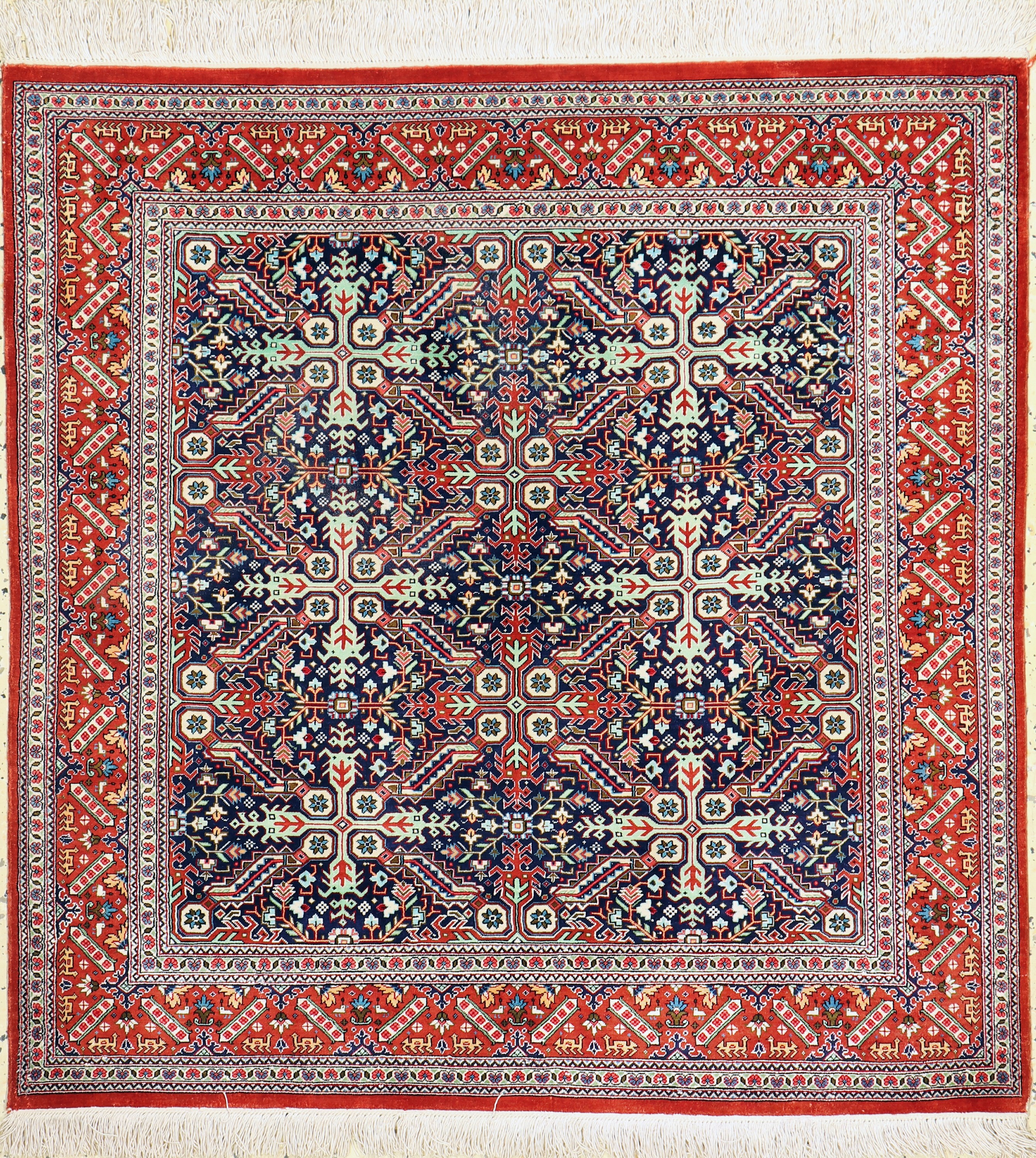 Ghom Seide fein, Persien, Ende 20.Jhd, reine Naturseide, ca. 100 x 97 cm, EHZ: 1-2