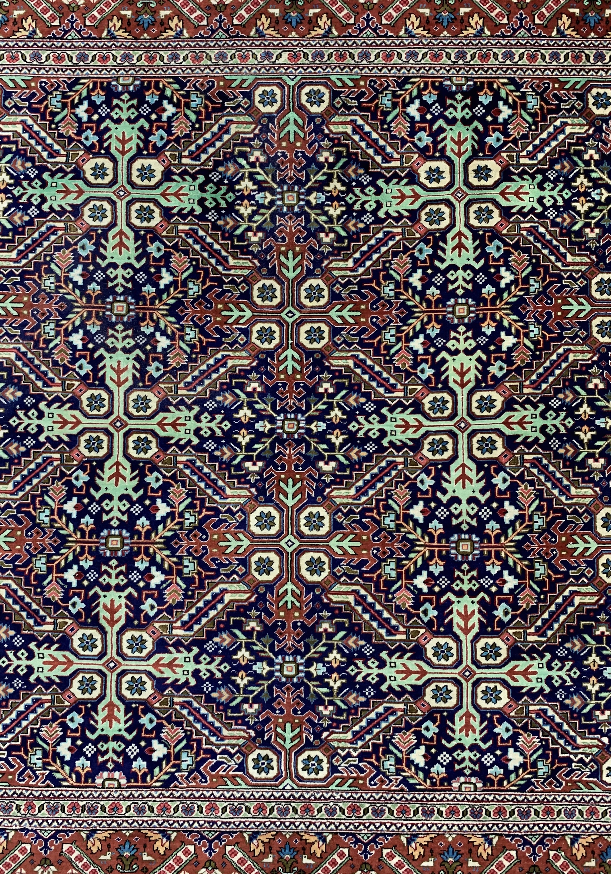 Detail b: Ghom Seide fein, Persien, Ende 20.Jhd, reine Naturseide, ca. 100 x 97 cm, EHZ: 1-2