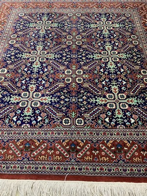 26699073c - Qum silk fine, Persia, end of 20th century, pure natural silk, approx. 100 x 97 cm, condition: 1-2. Rugs, Carpets & Flatweaves