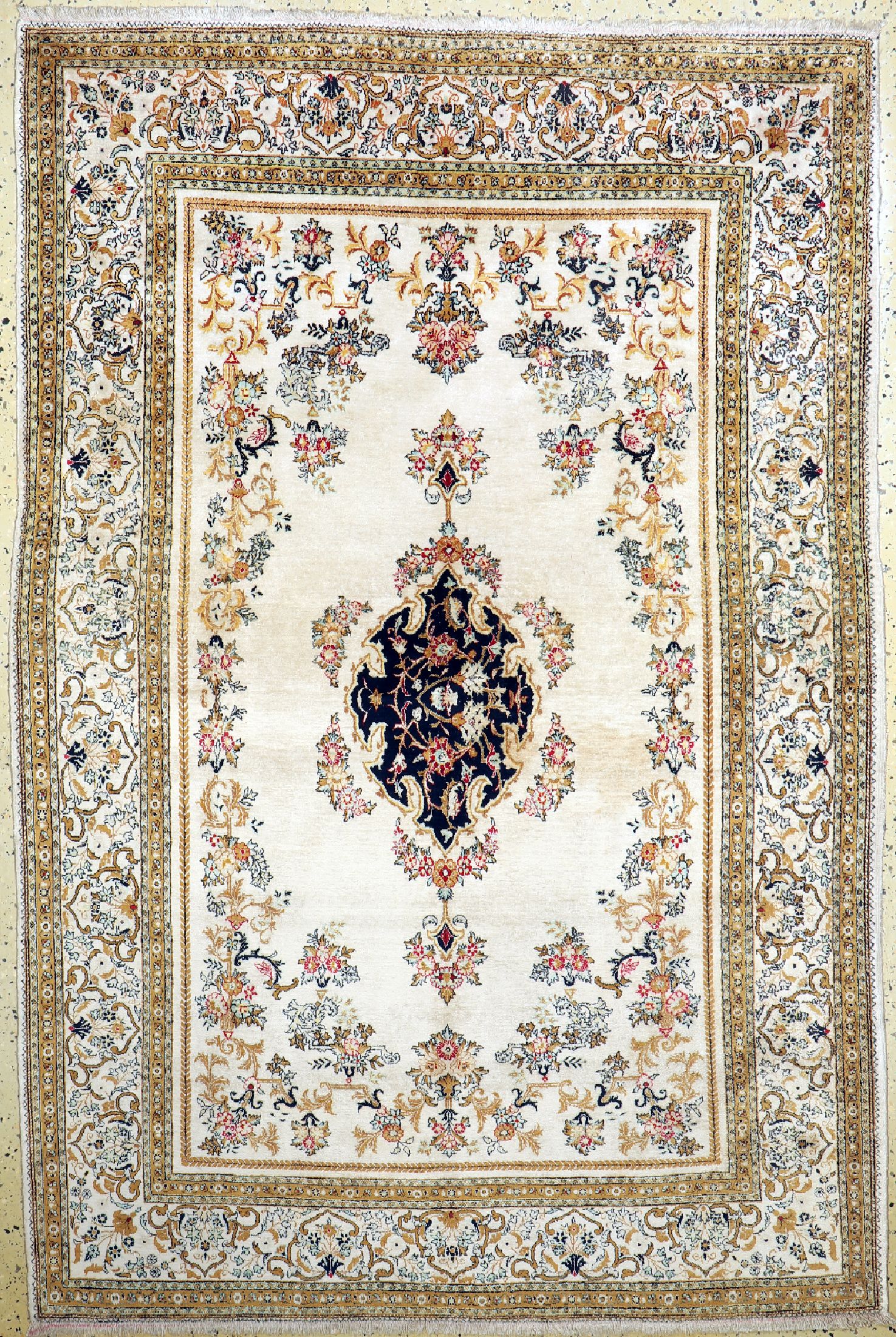 Ghom Seide alt, Persien, um 1950, reine Naturseide, ca. 215 x 148 cm, EHZ: 2(Fleck)
