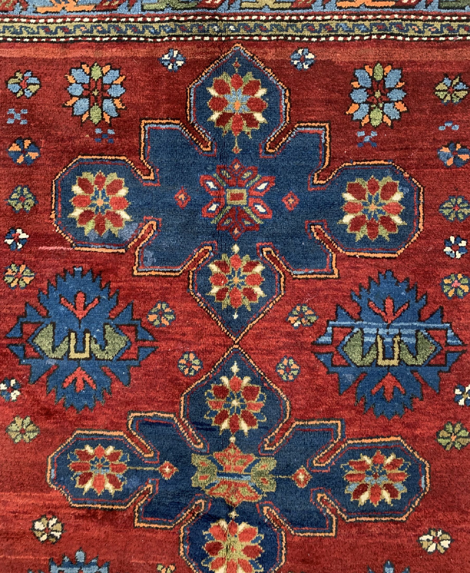 Detail c: Kazak, Kaukasus, um 1930, Wolle auf Wolle, ca. 205 x 134 cm, EHZ: 2, kleine Restaurierungen