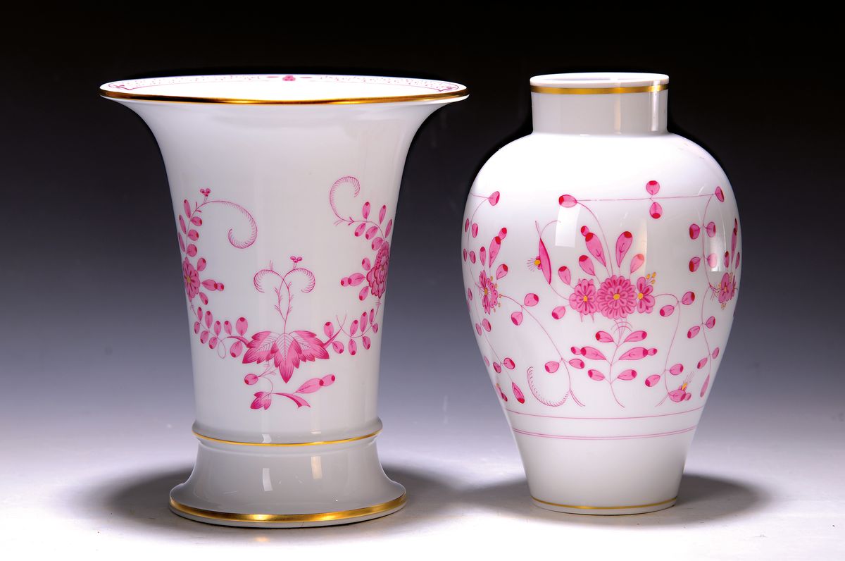 Zwei Vasen, Meissen, indisch Purpur, 1. Wahl, 2.H.20. Jh., Trichter- bzw. Balusterform; H.ca. 20 cm