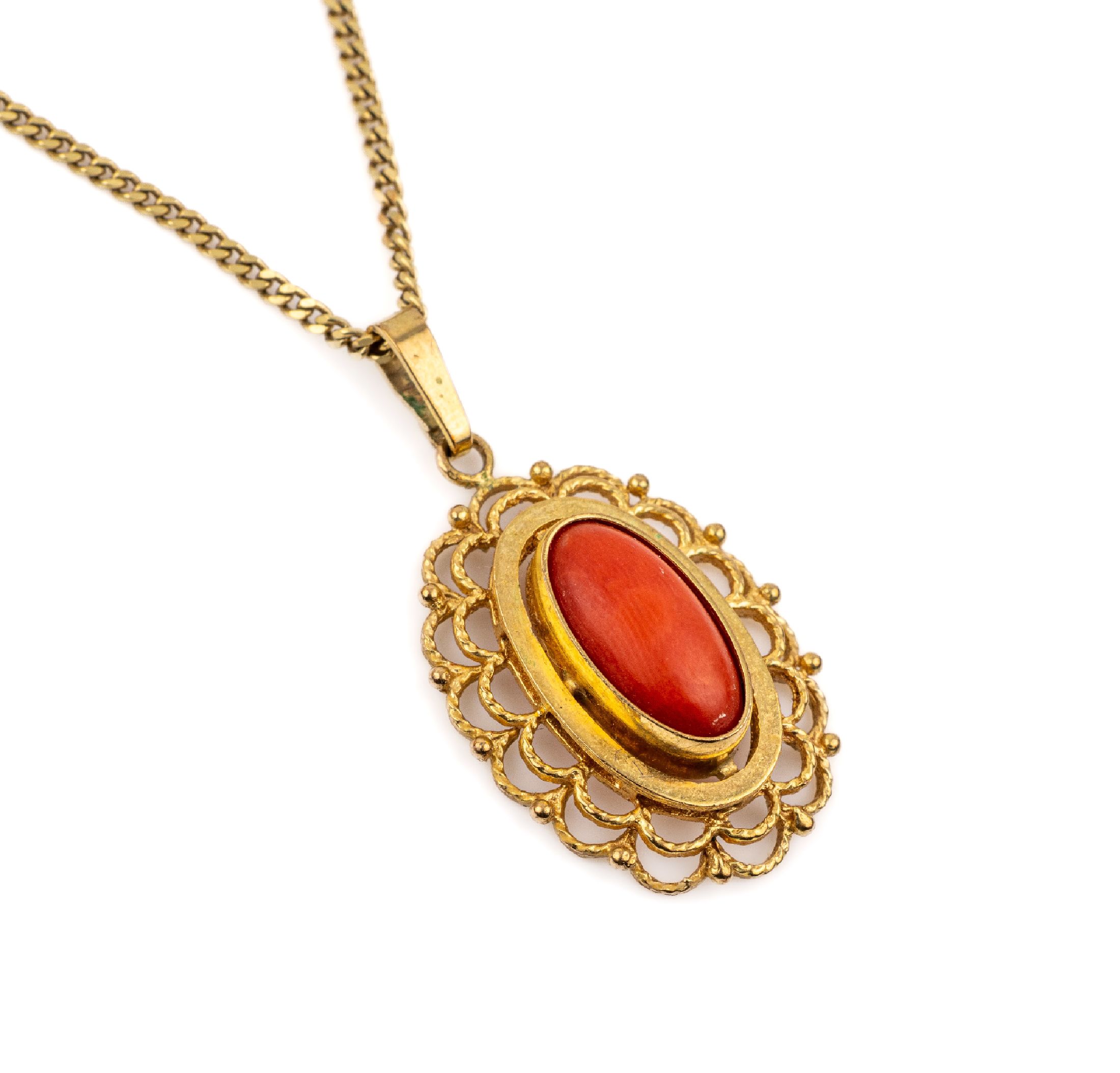 8 kt Gold Korallen Anhänger, GG 333/000, ovaler Korallencabochon, L. ca. 2.8 x 2.0 cm (ohne Öse), an Kette, L. ca. 42 cm, Federringschließe, ...