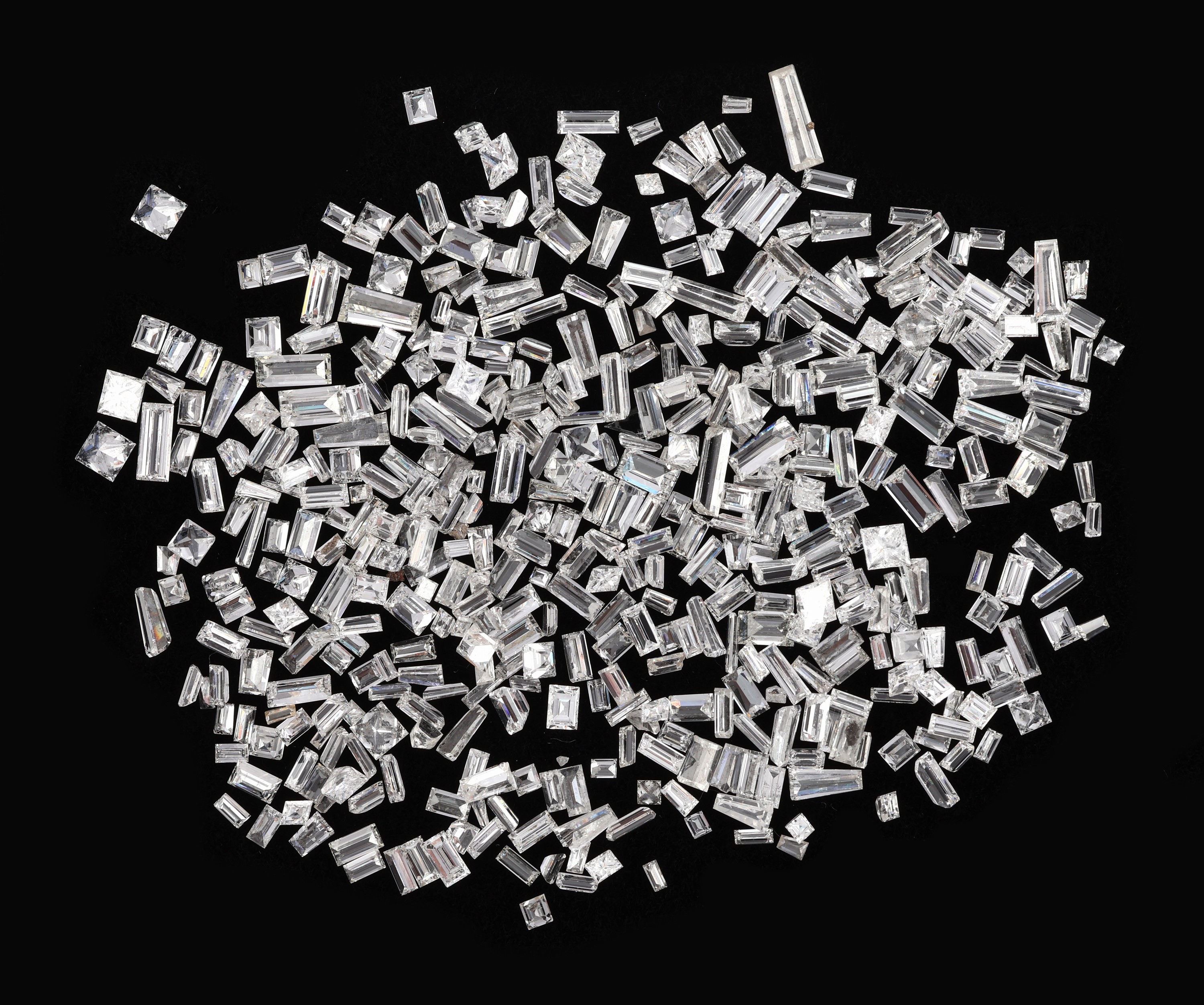 Lot lose Diamanten, zus. 15.7 ct, in versch. Schliffformen, u.a. Baguettes und Carrees, Ausfassware