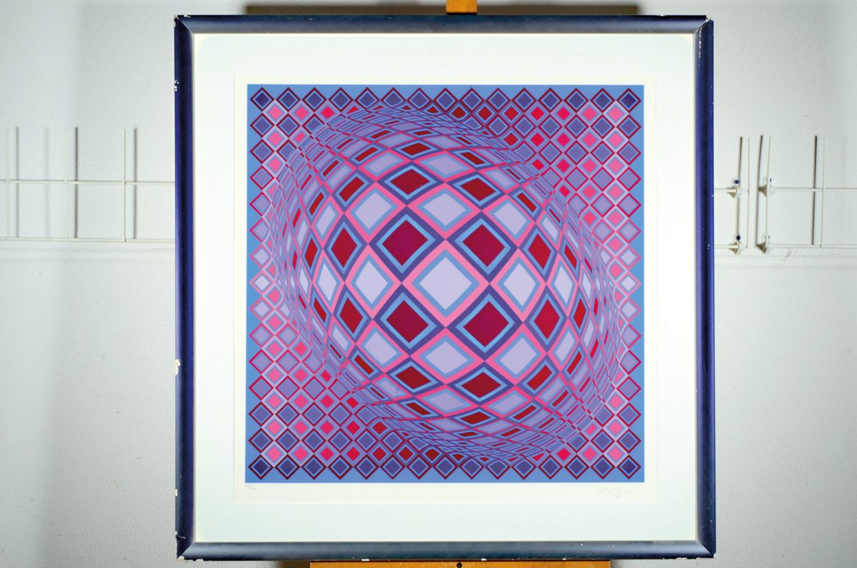 Viktor Vasarely, 1908-1997, Farbserigraphie, num. 219/275, handsign., ca. 66x66cm, PP, u.Gl., R. ca. 90x90cm, Rahmen besch.