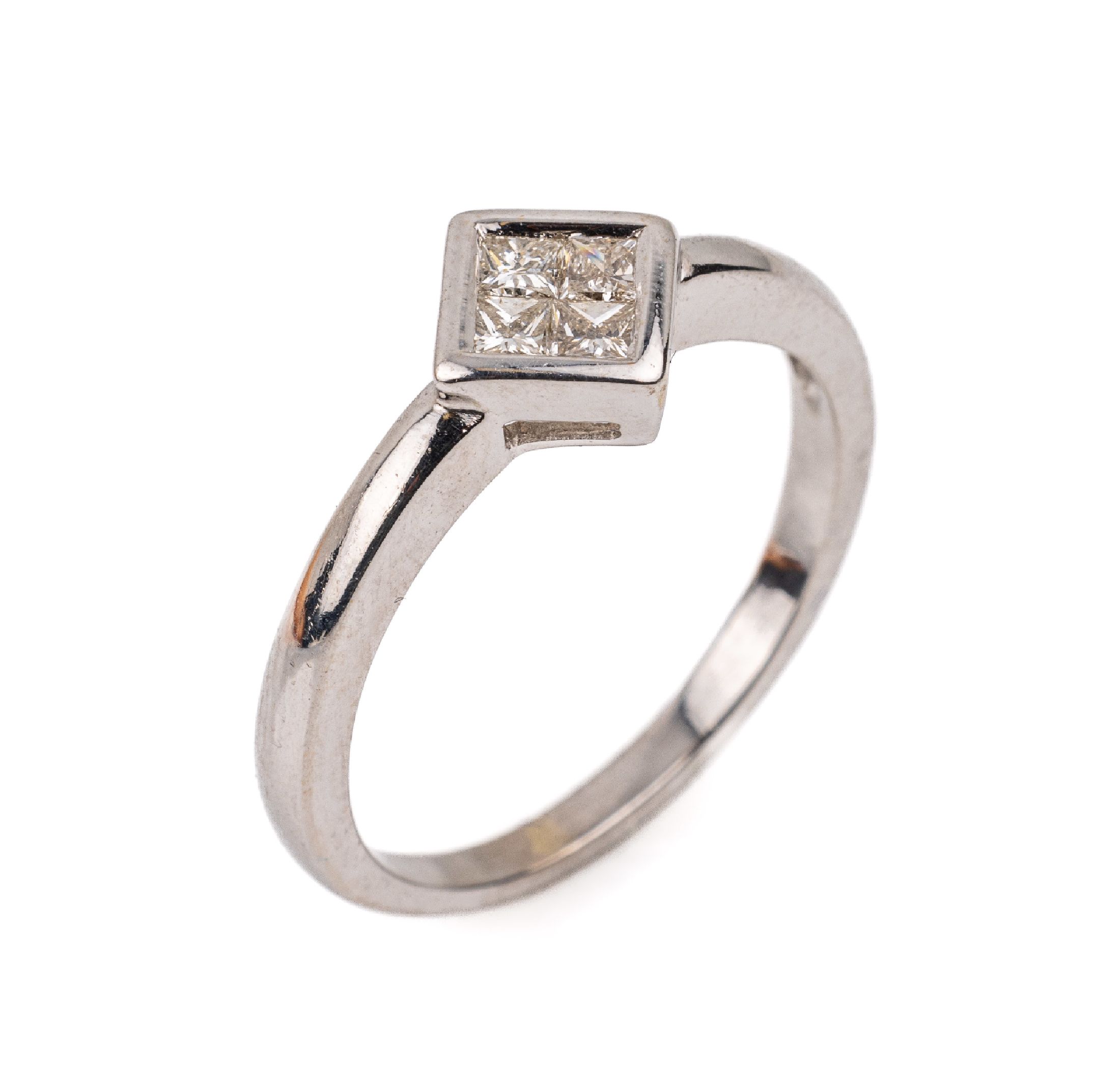 14 kt Gold Diamant-Ring, WG 585/000, 4 Diamant-Carrees zus. ca. 0.36 ct Weiß-l.get.Weiß/vs, RW 56, ca. 3.3 g