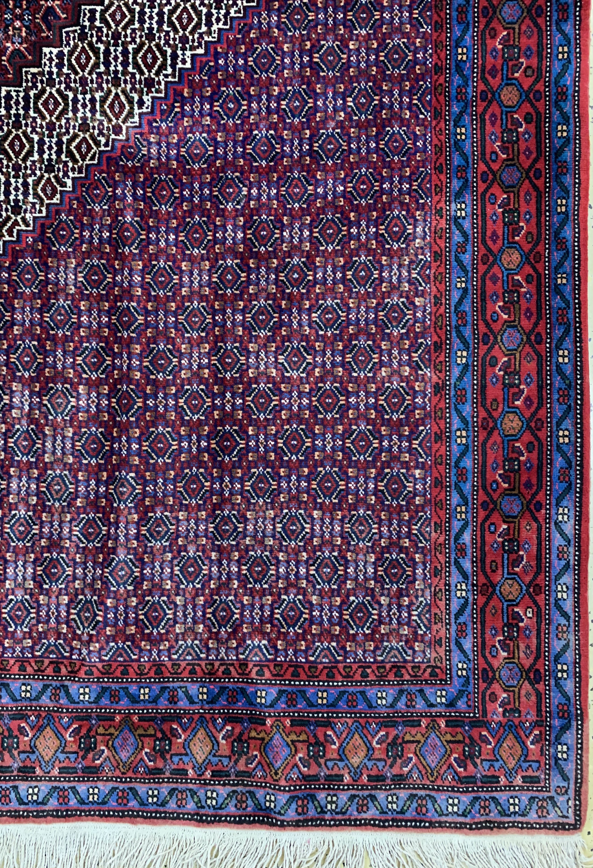 Detail a: Senneh fein, Persien, ca. 50 Jahre, Wolle auf Baumwolle, ca. 335 x 250 cm, gereinigt, EHZ: 1-2