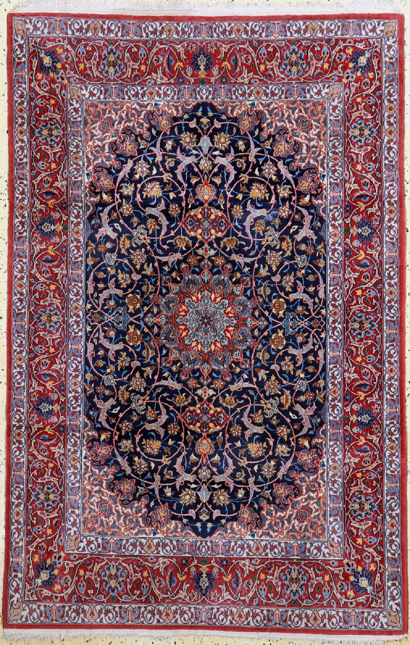 Esfahan fein, Persien, ca. 50 Jahre, Korkwolle mit und auf Seide, ca. 166 x 110 cm,ca. 1,0 Mio. Kn/qm, EHZ: 3