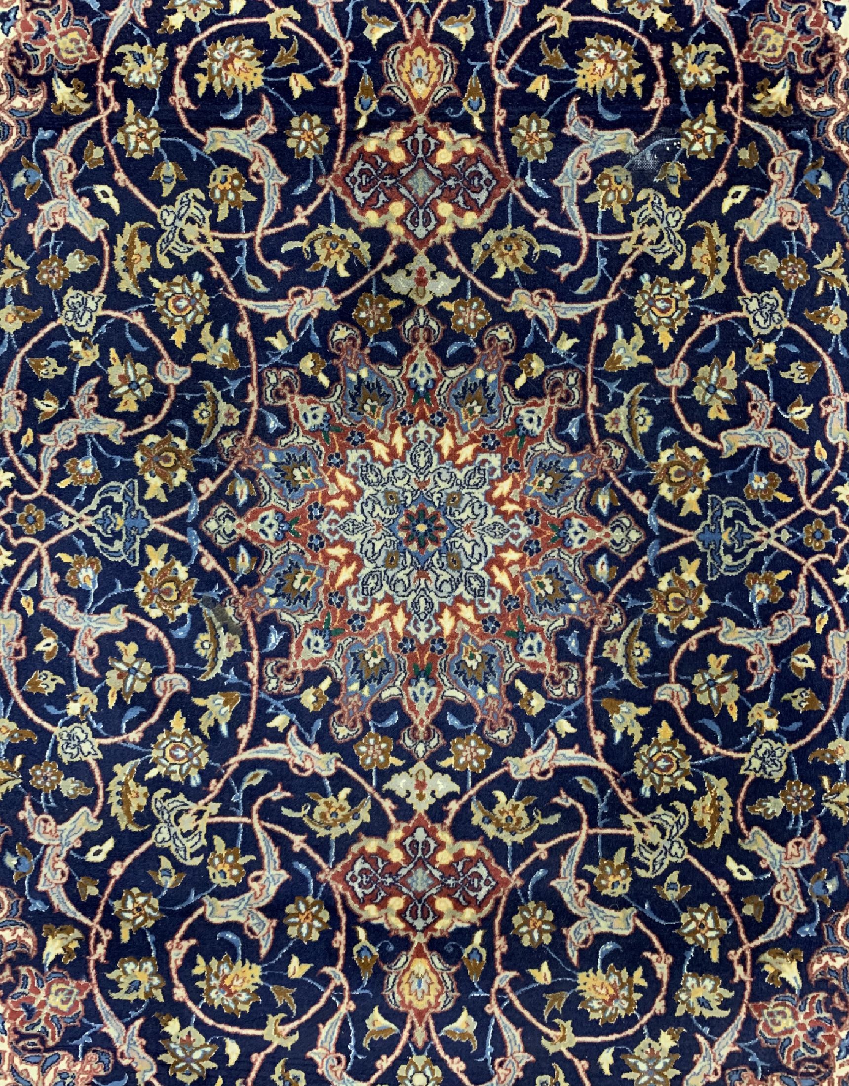 Detail b: Esfahan fein, Persien, ca. 50 Jahre, Korkwolle mit und auf Seide, ca. 166 x 110 cm,ca. 1,0 Mio. Kn/qm, EHZ: 3