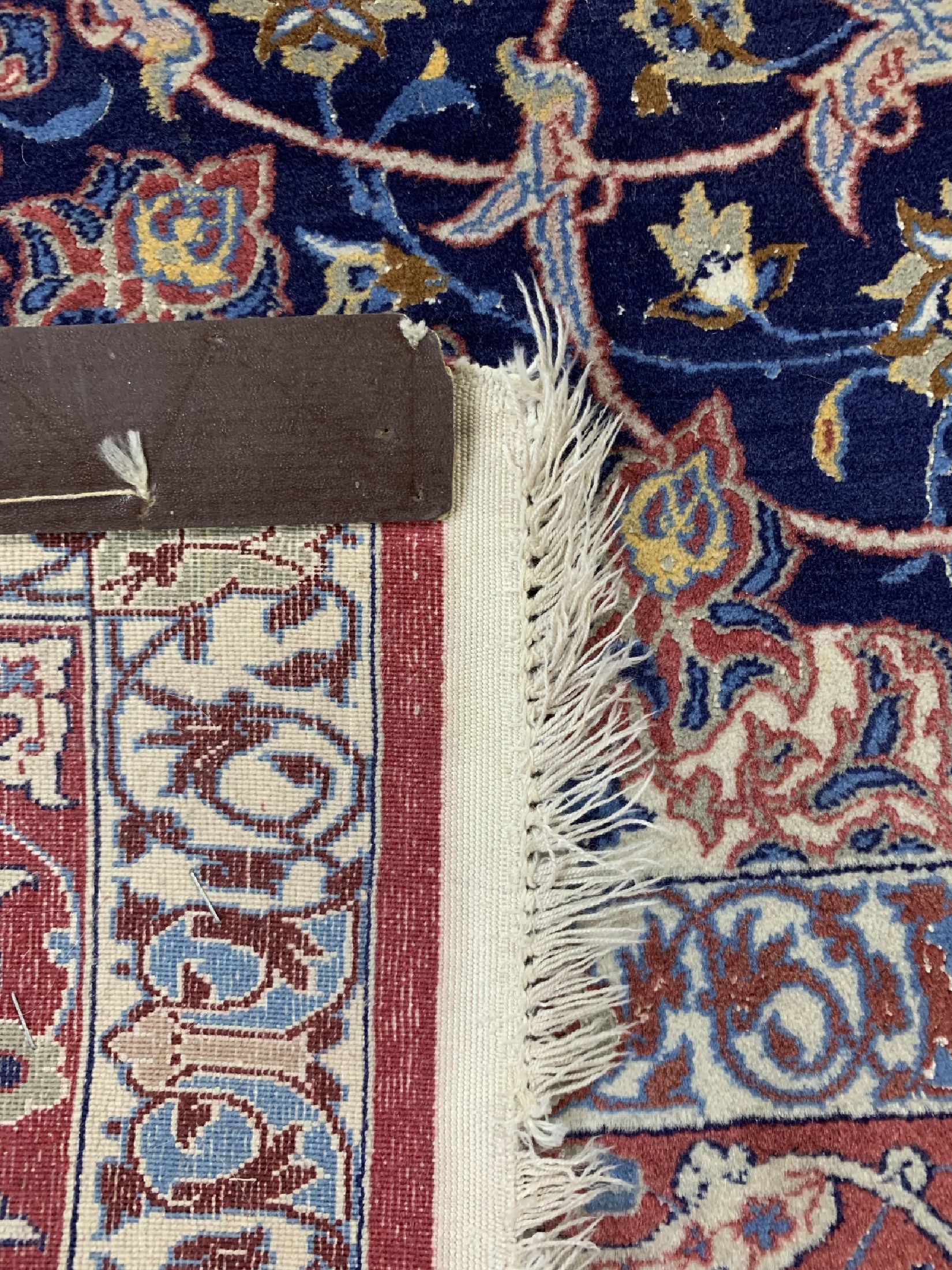 Detail d: Esfahan fein, Persien, ca. 50 Jahre, Korkwolle mit und auf Seide, ca. 166 x 110 cm,ca. 1,0 Mio. Kn/qm, EHZ: 3