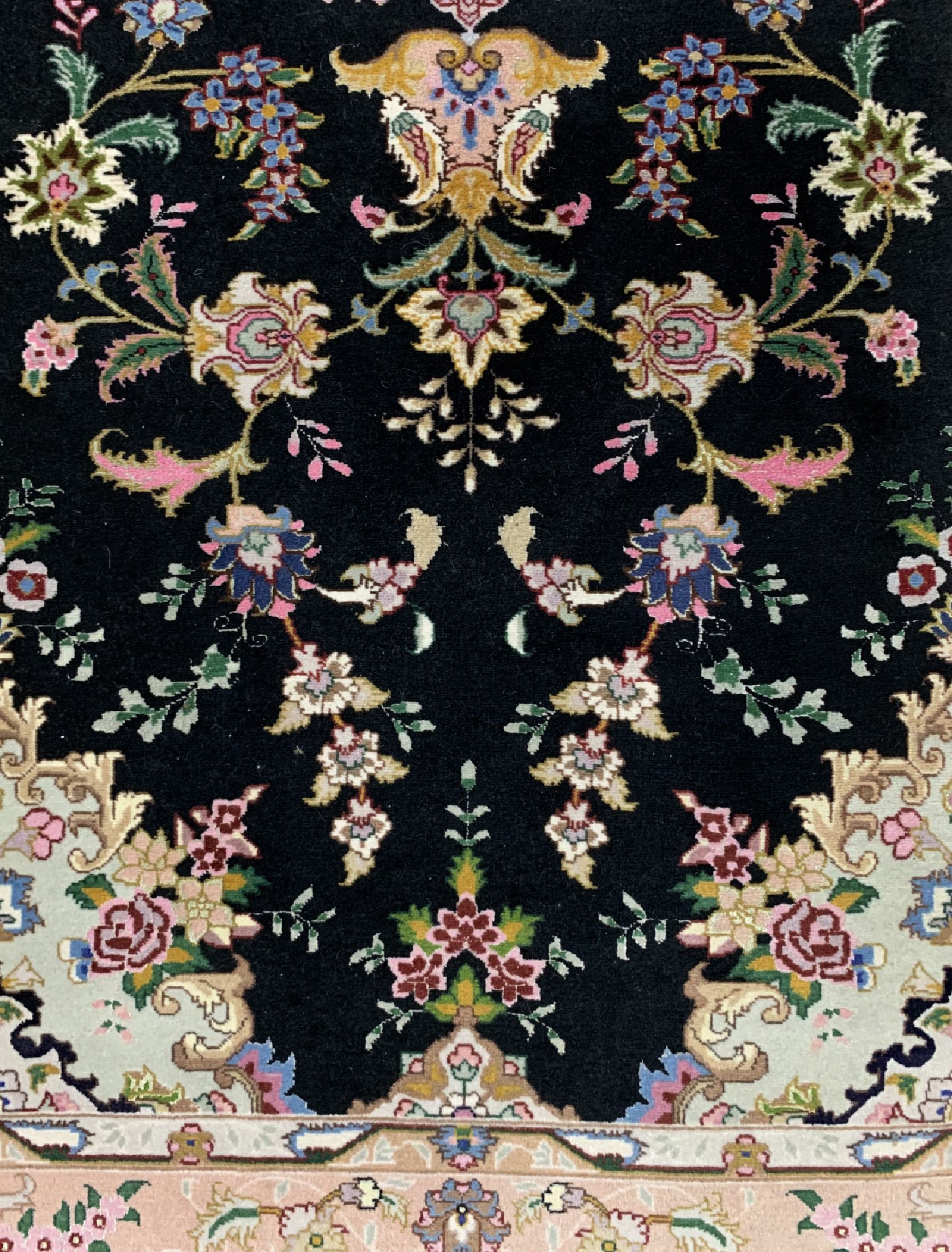 Detail b: Täbriz fein(50 Raj), Persien, ca. 50 Jahre,Korkwolle mit Seide, ca. 195 x 85 cm, ca. 500.000 Kn/qm, EHZ: 1-2