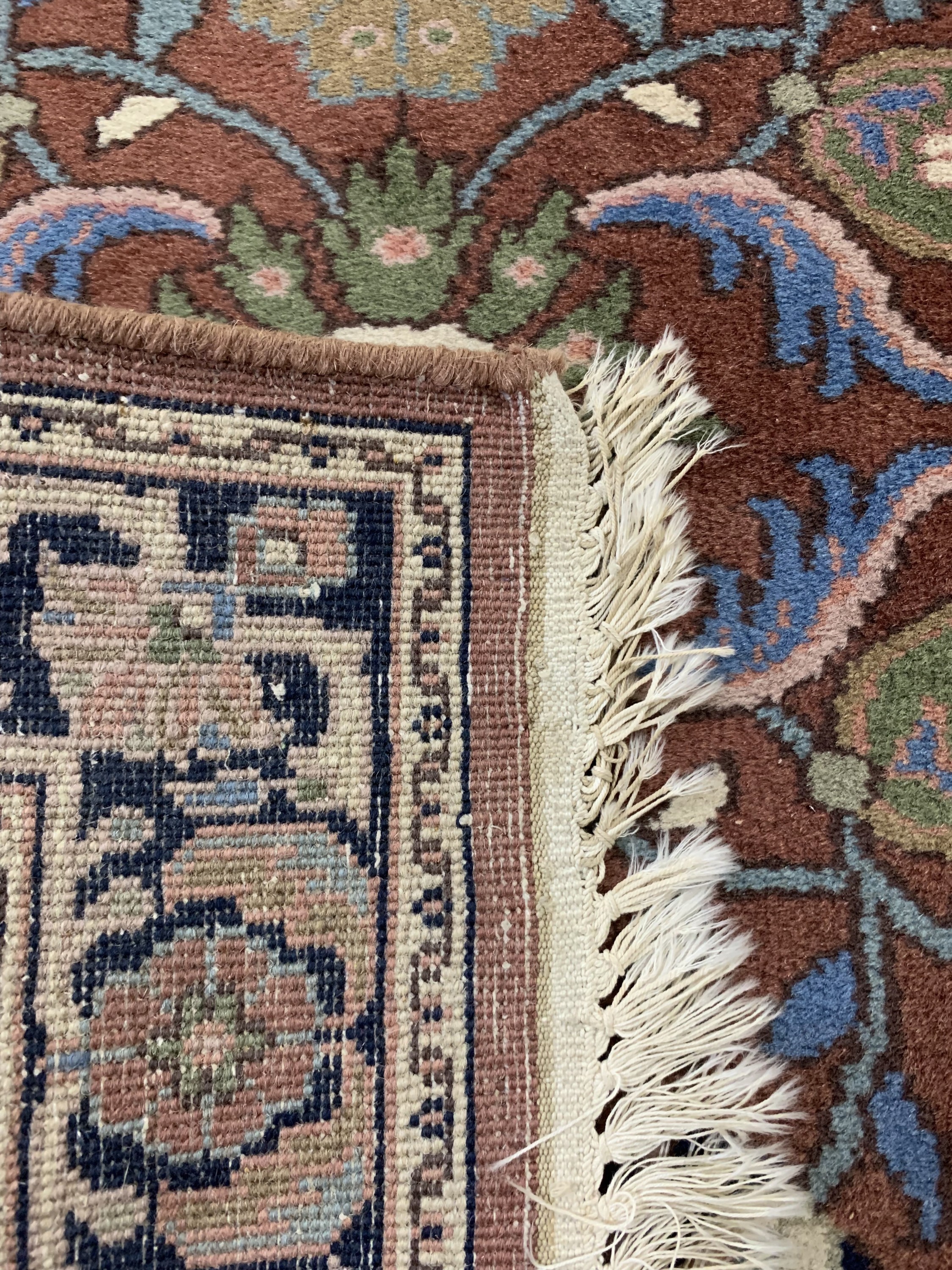 Detail d: Sarogh, Indien, ca. 40 Jahre, Wolle auf Baumwolle, ca. 304 x 85 cm, EHZ: 2
