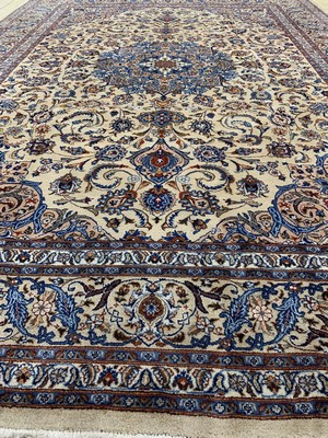 26700639d - Kashmar fine Persia, signed (Jousefpour), approx. 50 years, wool on cotton, approx. 345 x 250 cm, condition: 1-2. Rugs, Carpets & Flatweaves