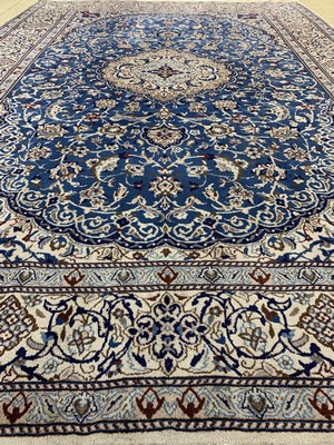 26700641d - Nain, Persia, approx. 40 years, wool on cotton, approx. 353 x 250 cm, condition: 1-2. Rugs, Carpets & Flatweaves
